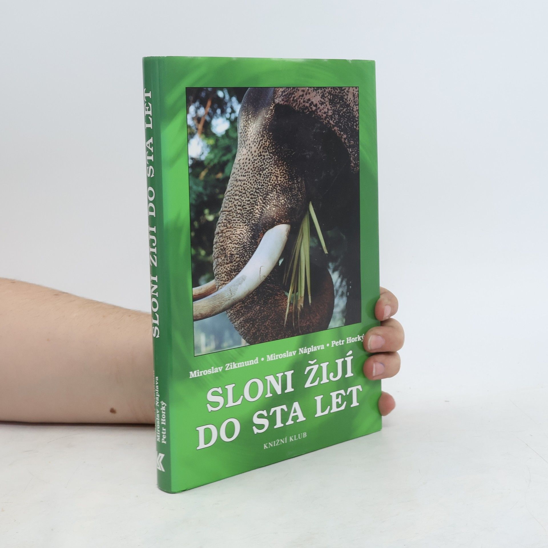 Petr Horký Sloni žijí do sta let