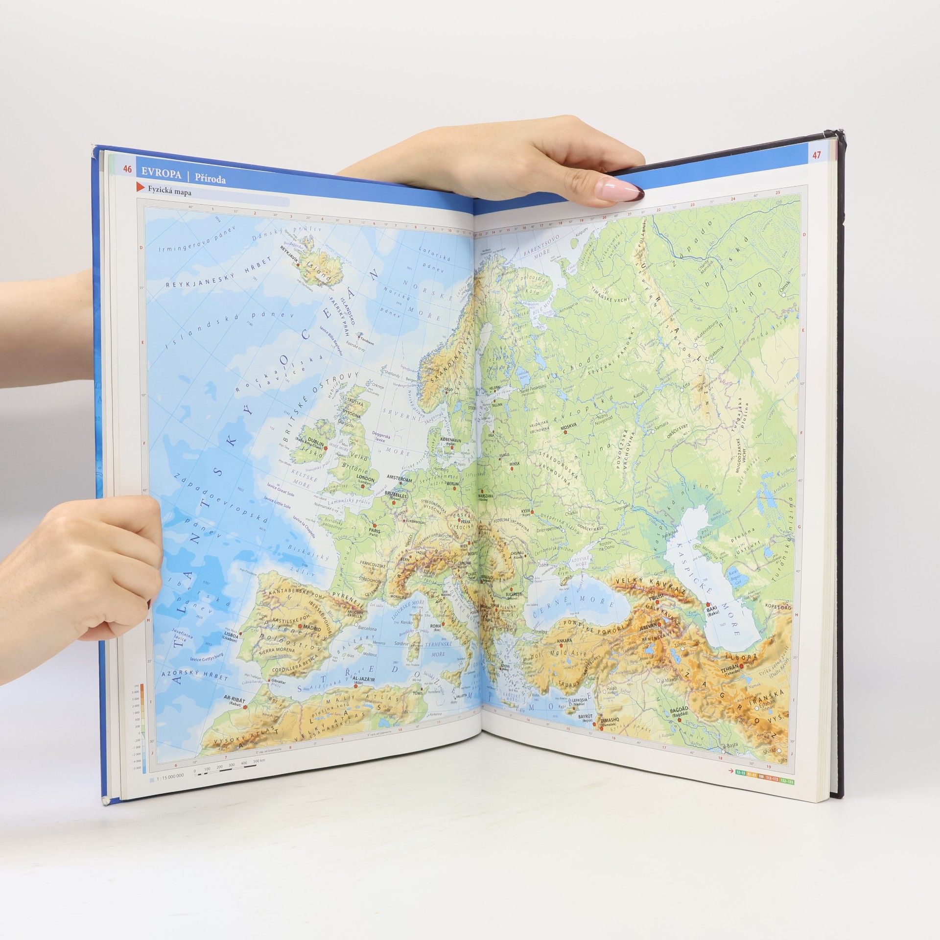 Autorenkollektiv Školní atlas světa
