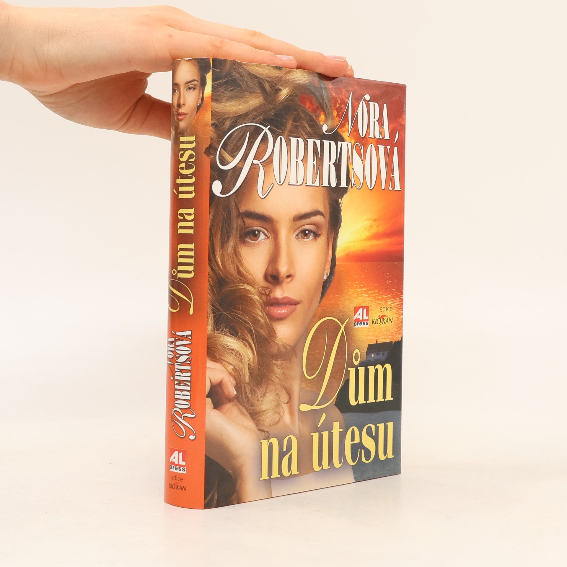 Nora Roberts Dům na útesu