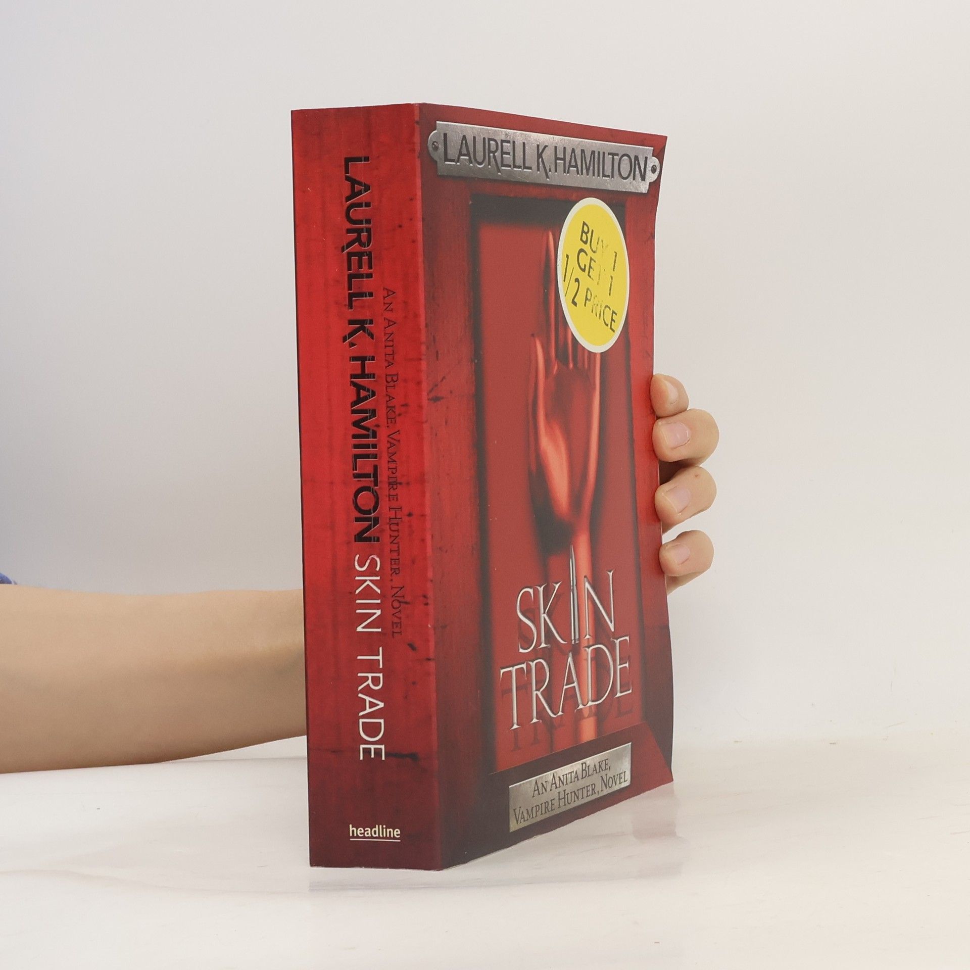 Laurell Kaye Hamilton Skin Trade