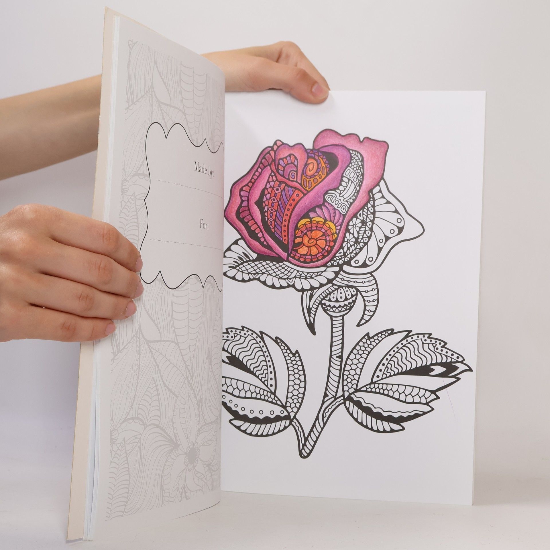 Collectif d'auteurs Flowers: Colouring Book + Poster
