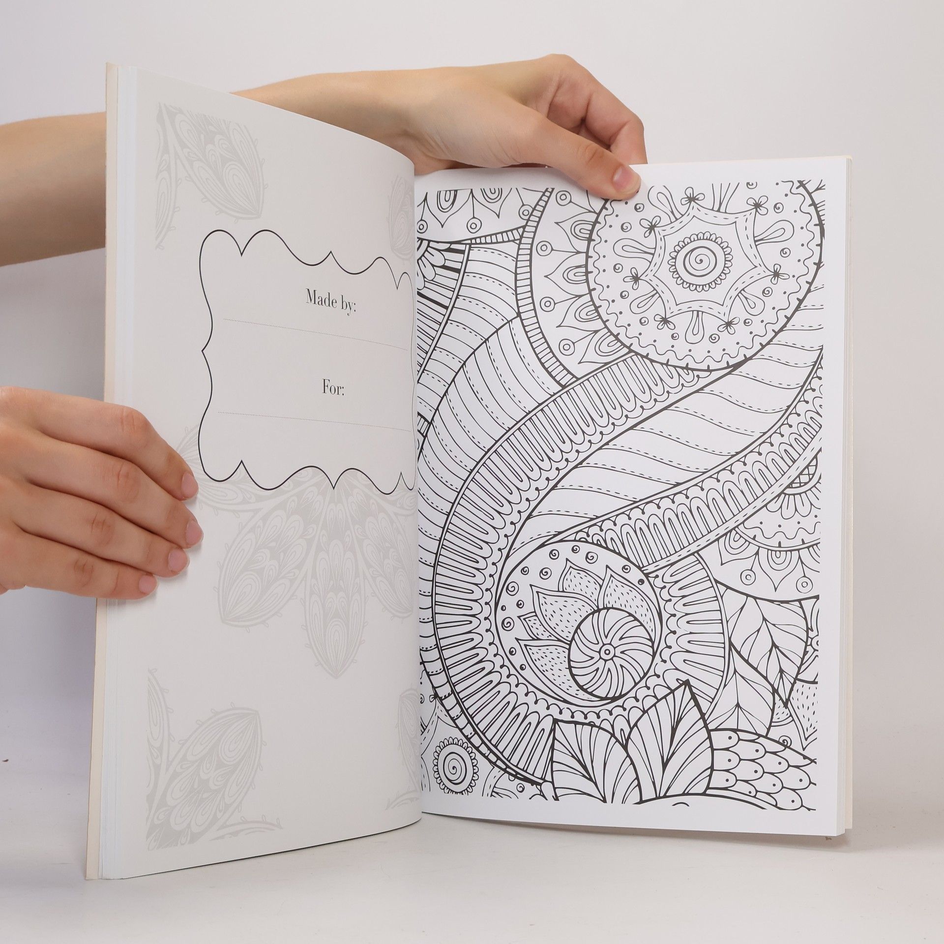 Collectif d'auteurs Flowers: Colouring Book + Poster