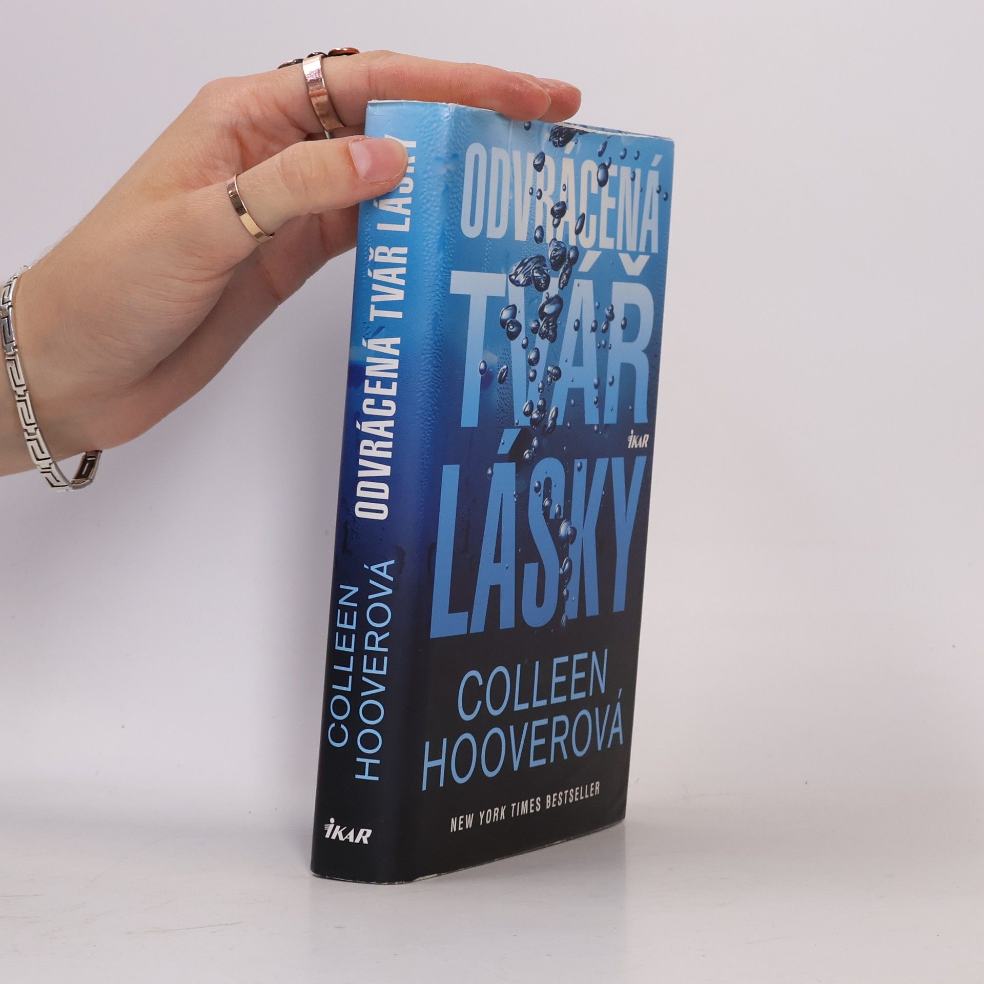 Colleen Hoover Odvrácená tvář lásky
