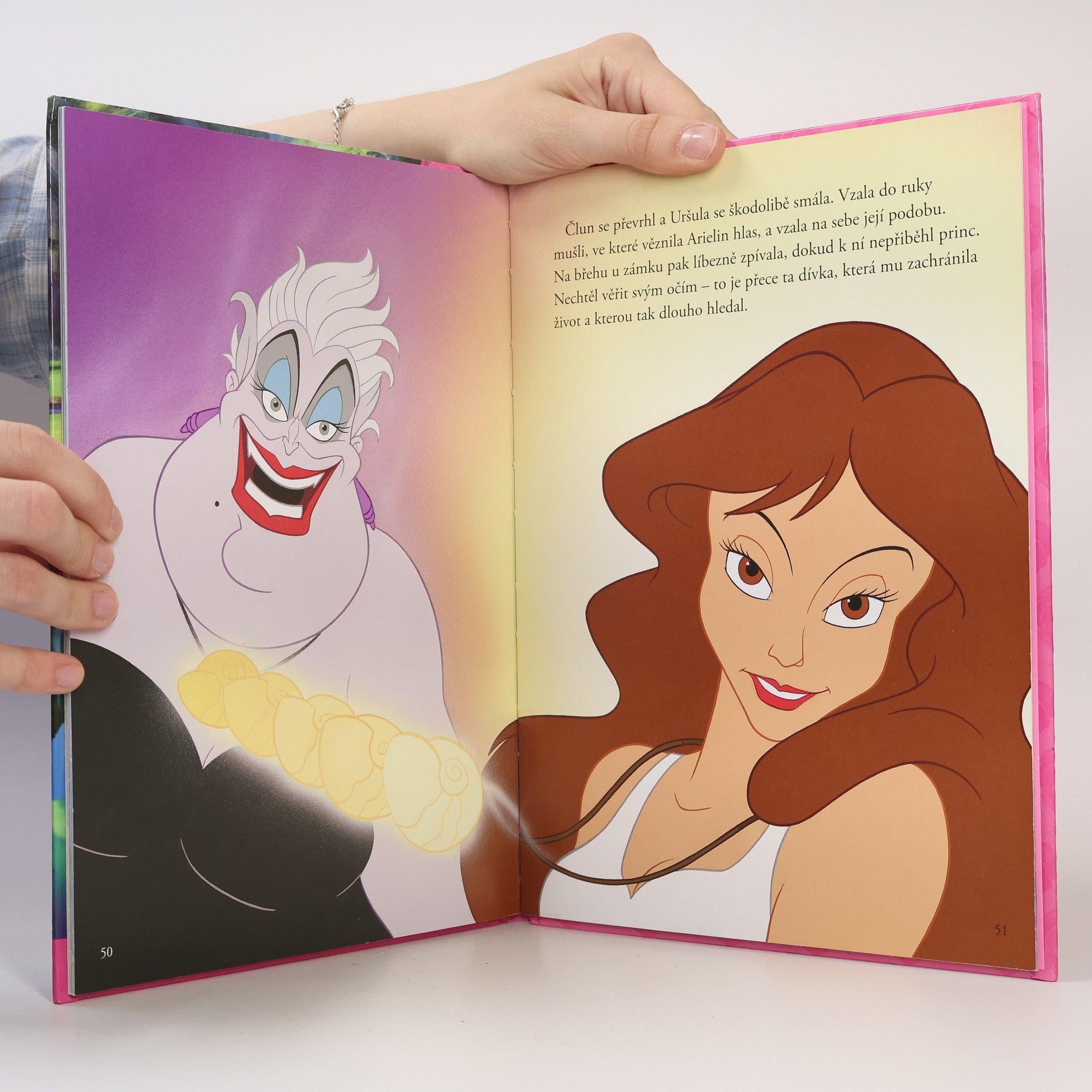 Autorenkollektiv Sněhurka a sedm trpaslíků. Ariel - malá mořská víla