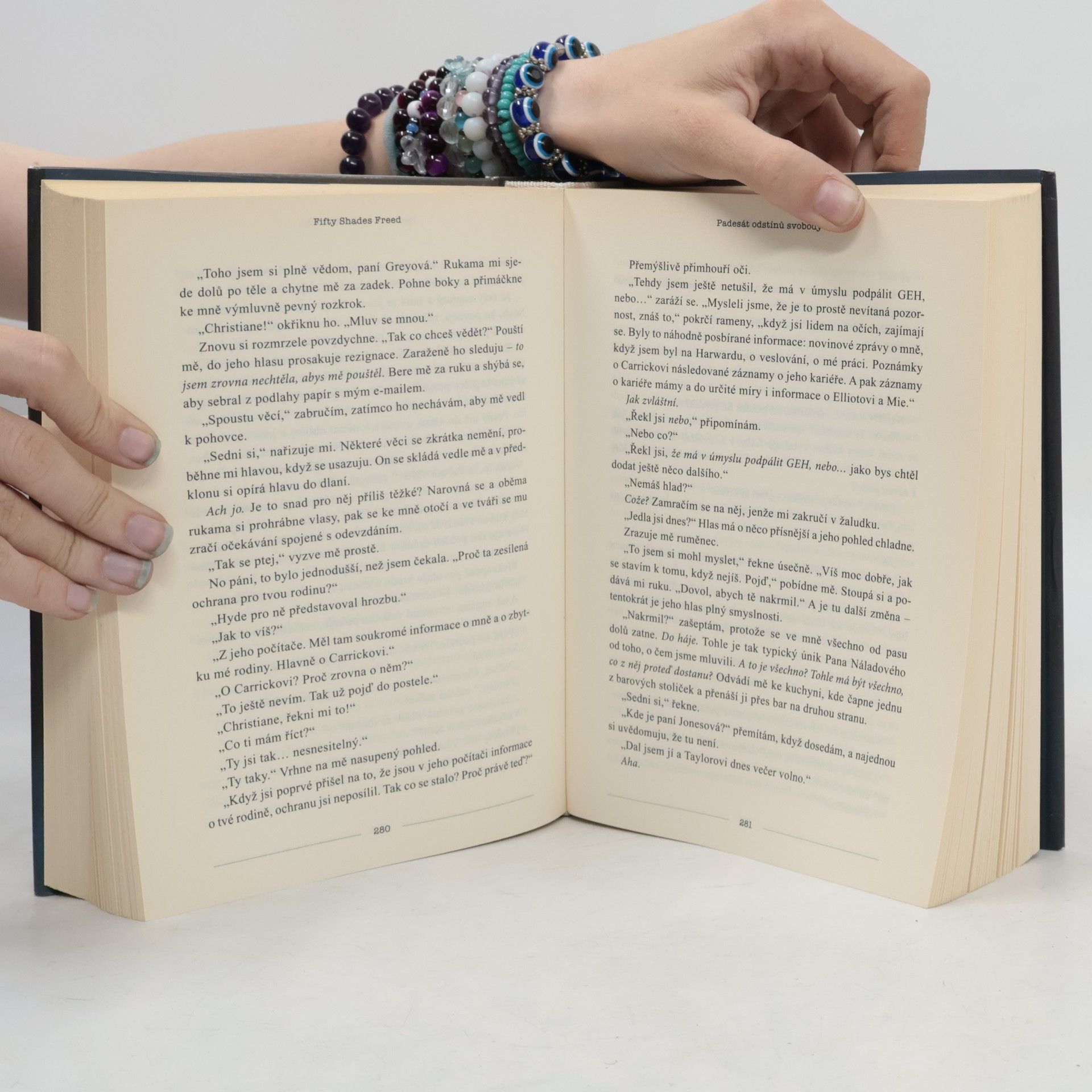 E. L. James Padesát odstínů svobody