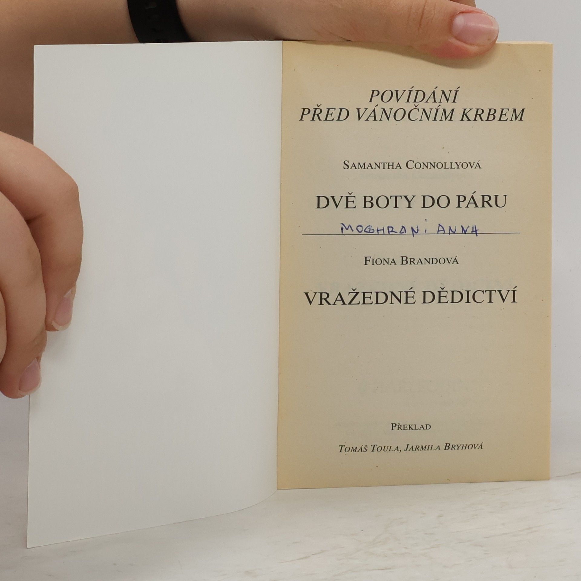 Samantha Connolly Povídání před vánočním krbem: Dvě boty do páru / Vražedné dědictví