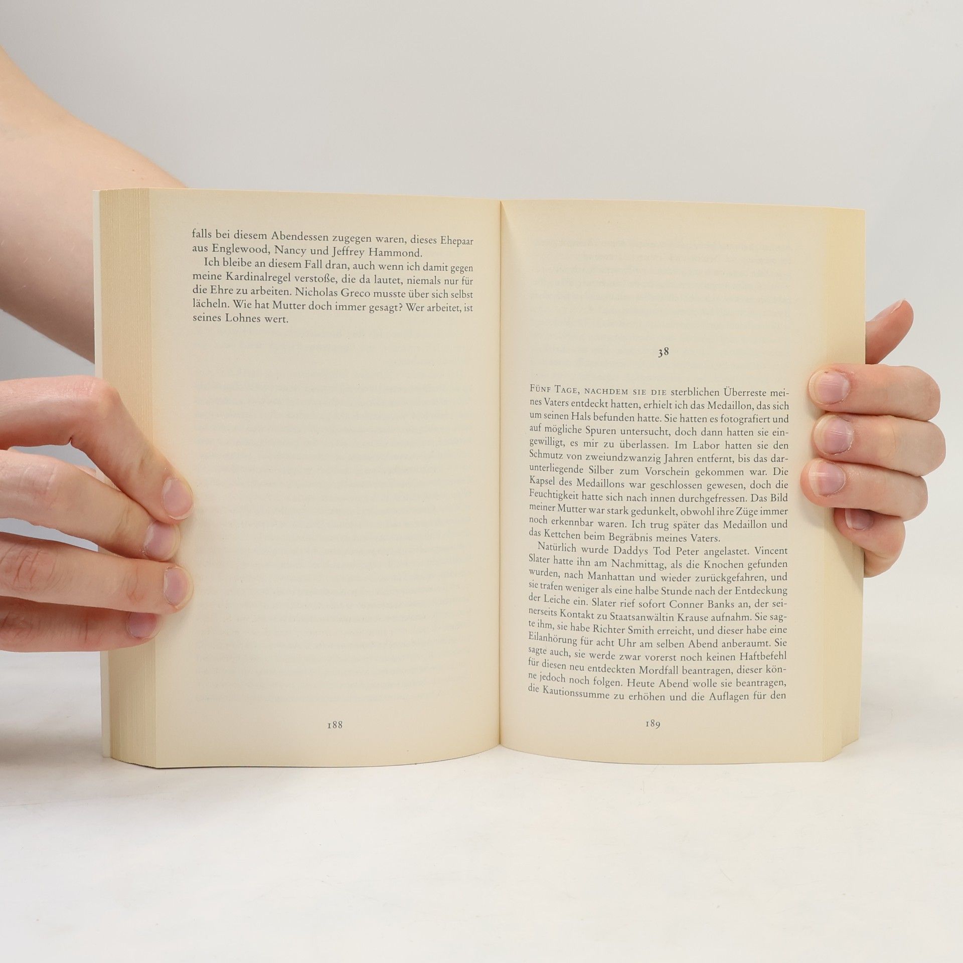 Mary Higgins Clark Und hinter dir die Finsternis