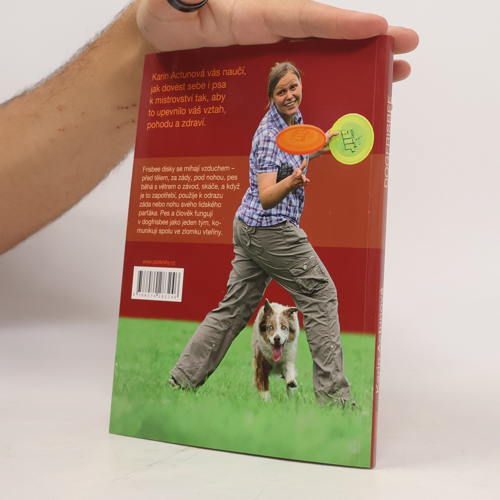 Karin Actun Dogfrisbee: rychlé disky, mrštné skoky