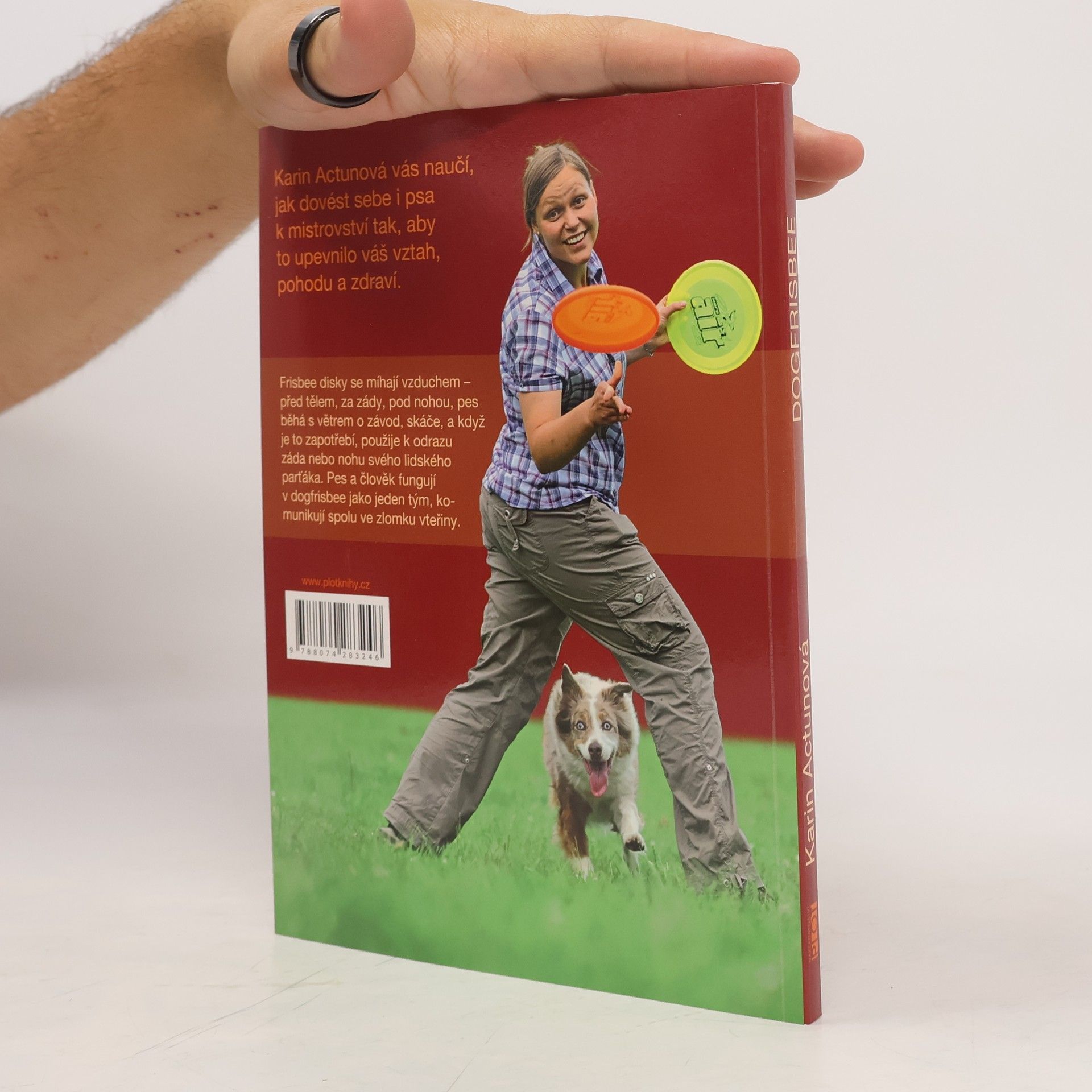Karin Actun Dogfrisbee: rychlé disky, mrštné skoky