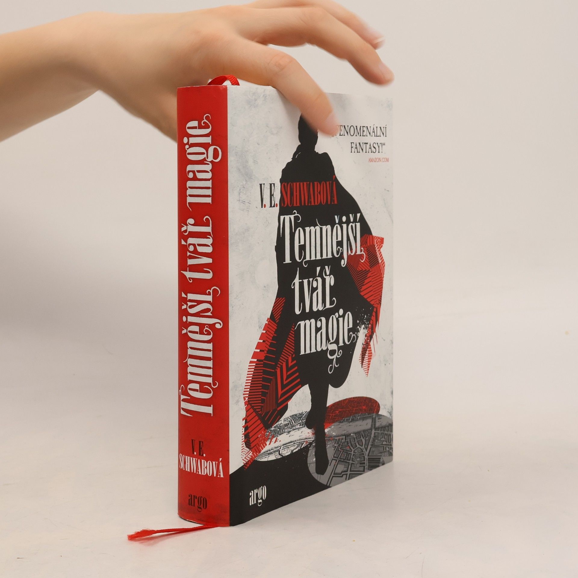 V. E. Schwab Temnější tvář magie