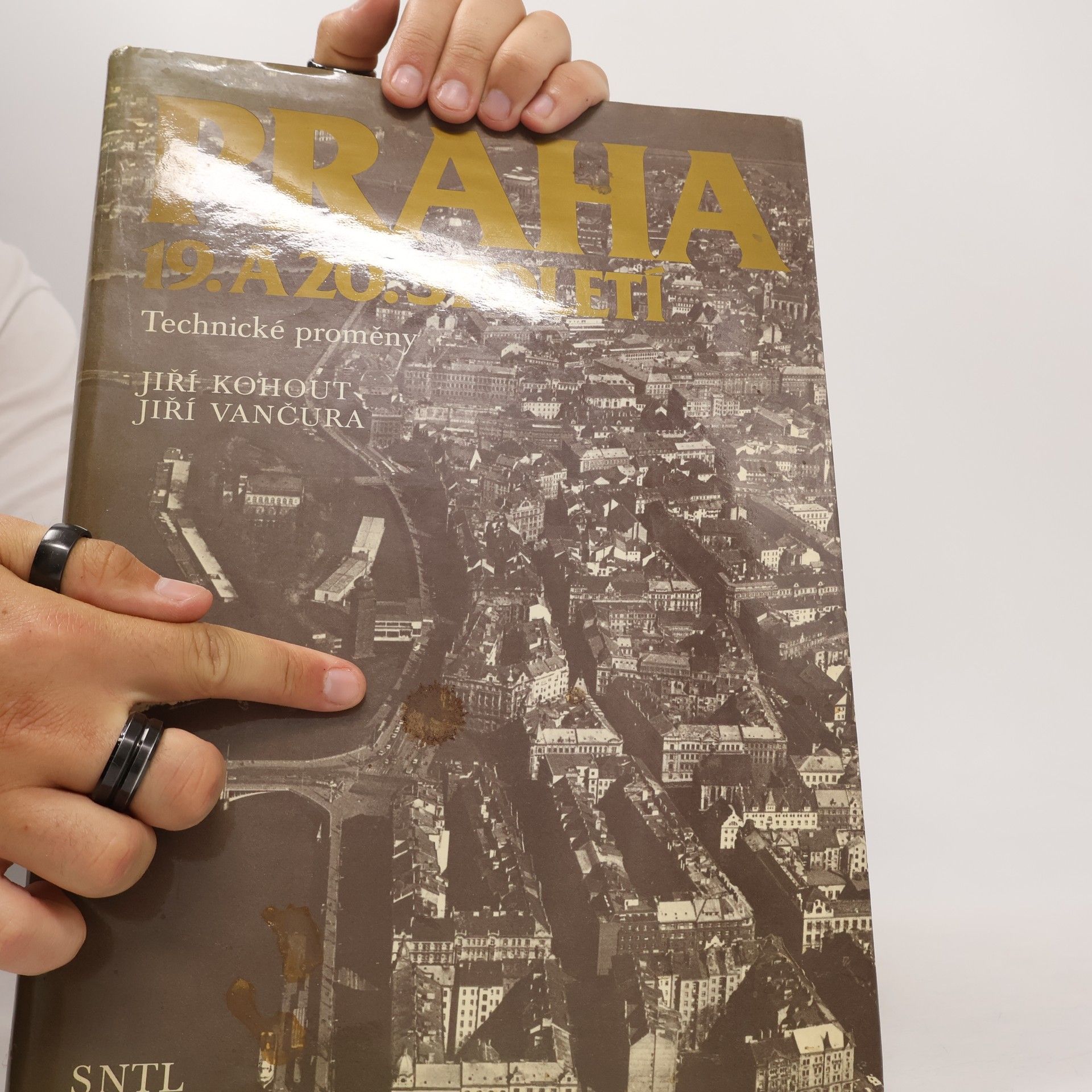 Jiří Kohout Praha 19. a 20. století. Technické proměny