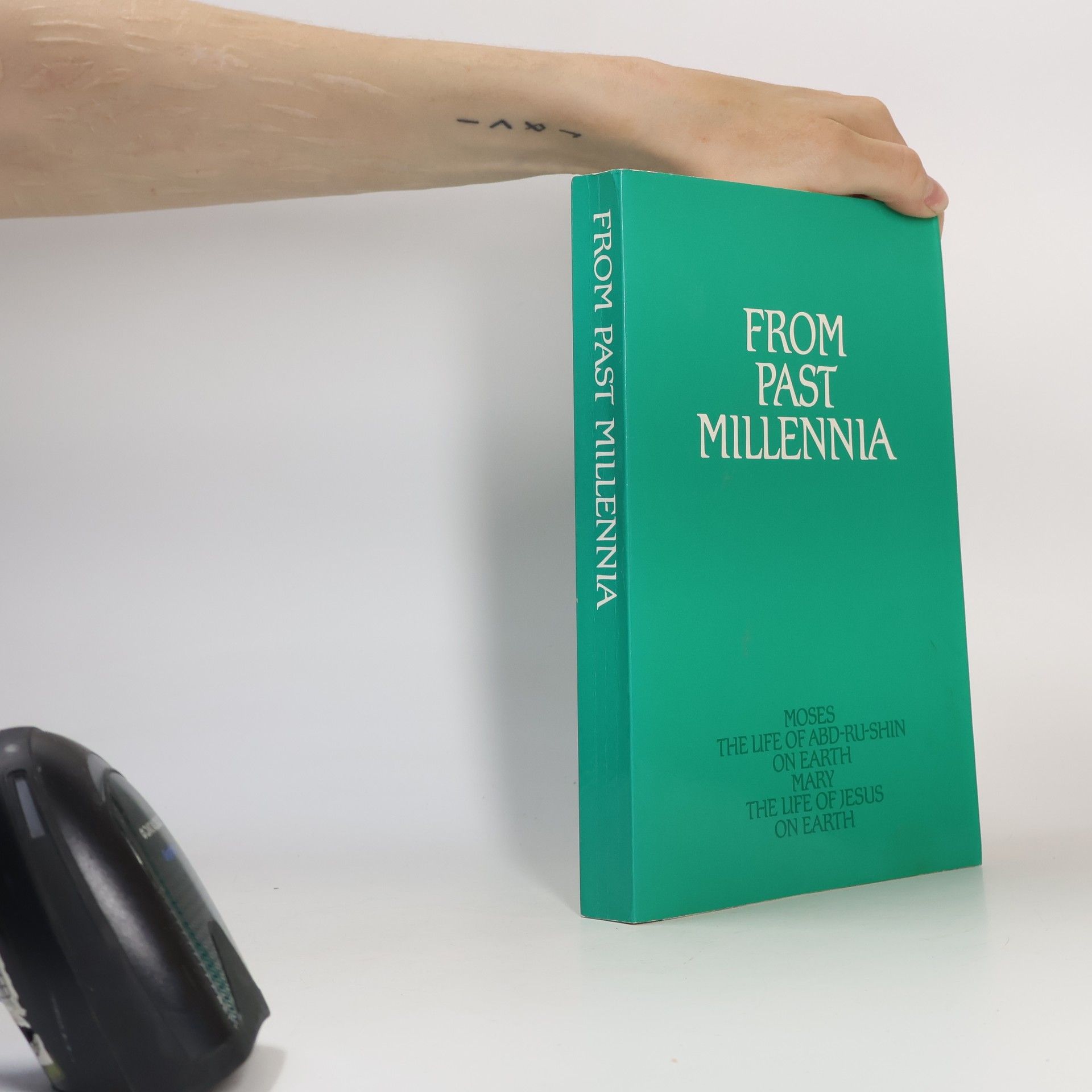Collectif d'auteurs From Past Millennia