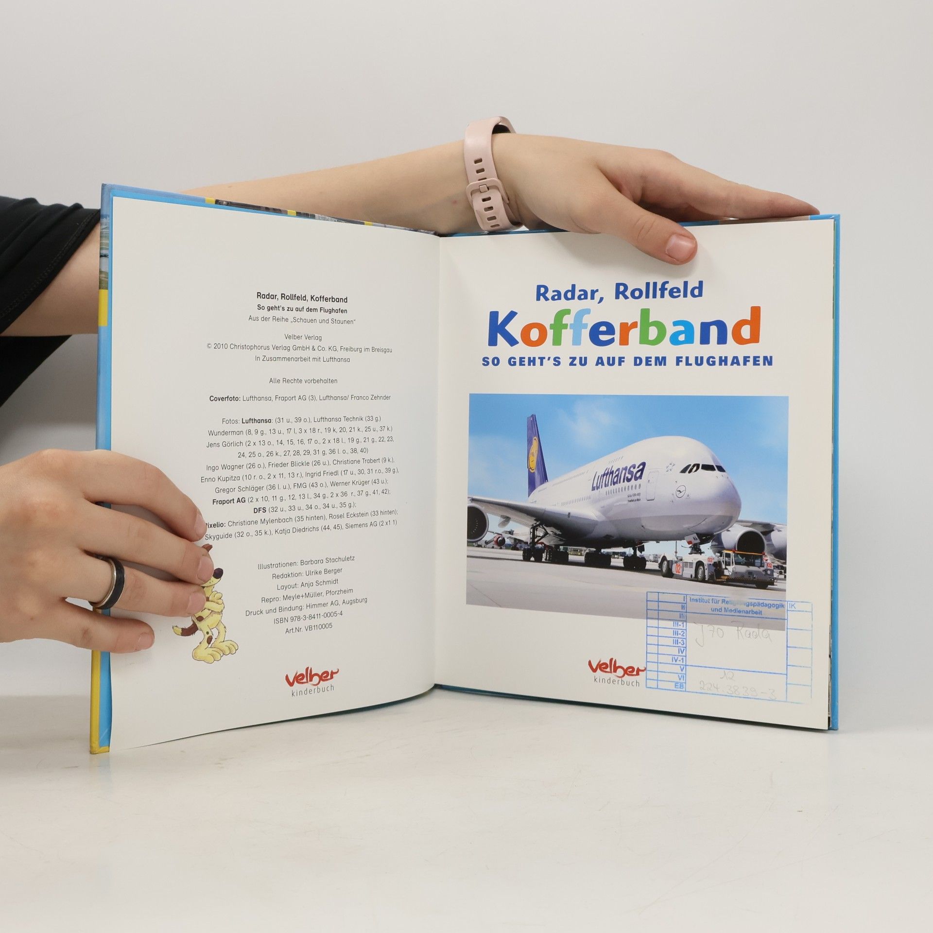 Barbara Stachuletz Radar, Rollfeld, Kofferband