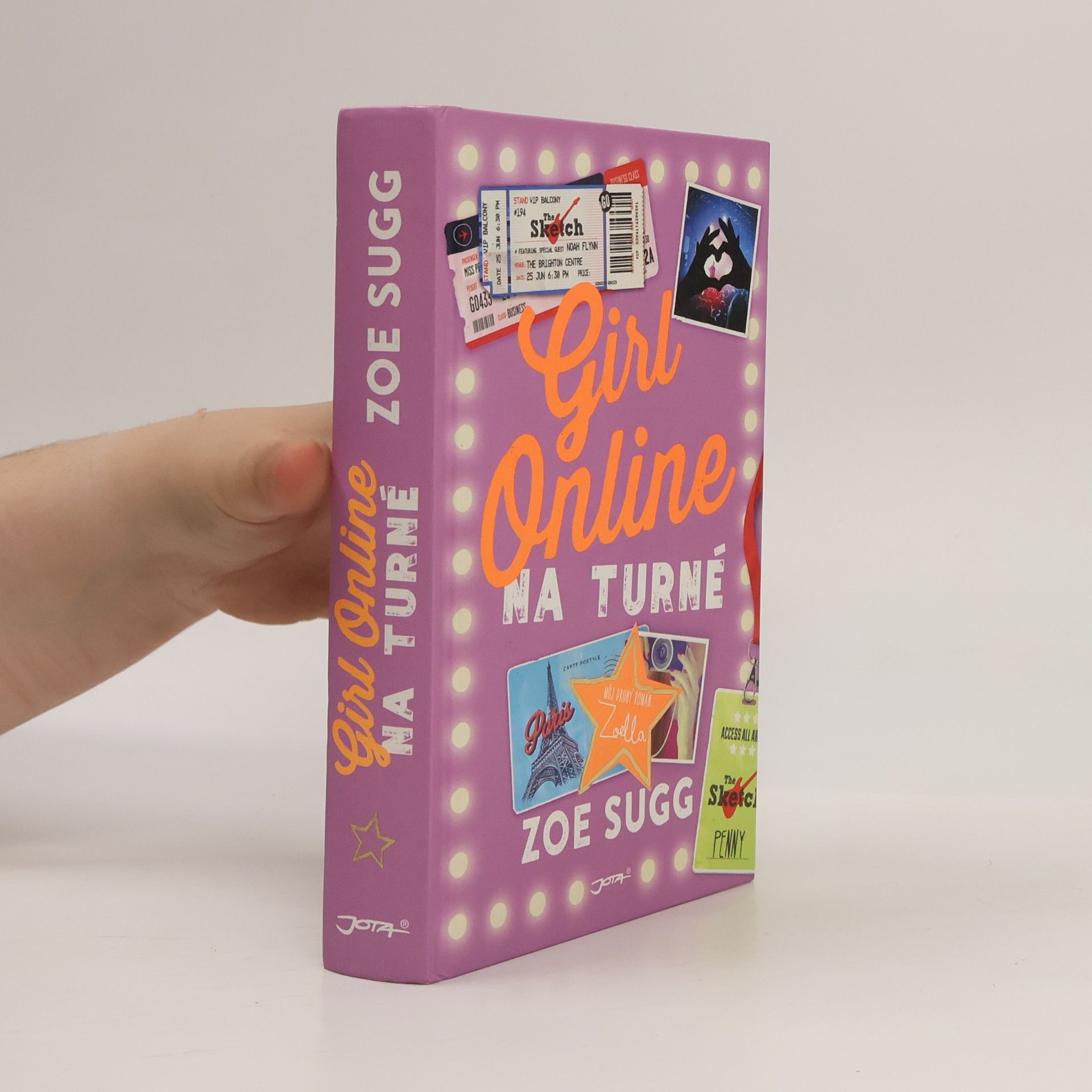 Zoe Sugg Girl Online na turné
