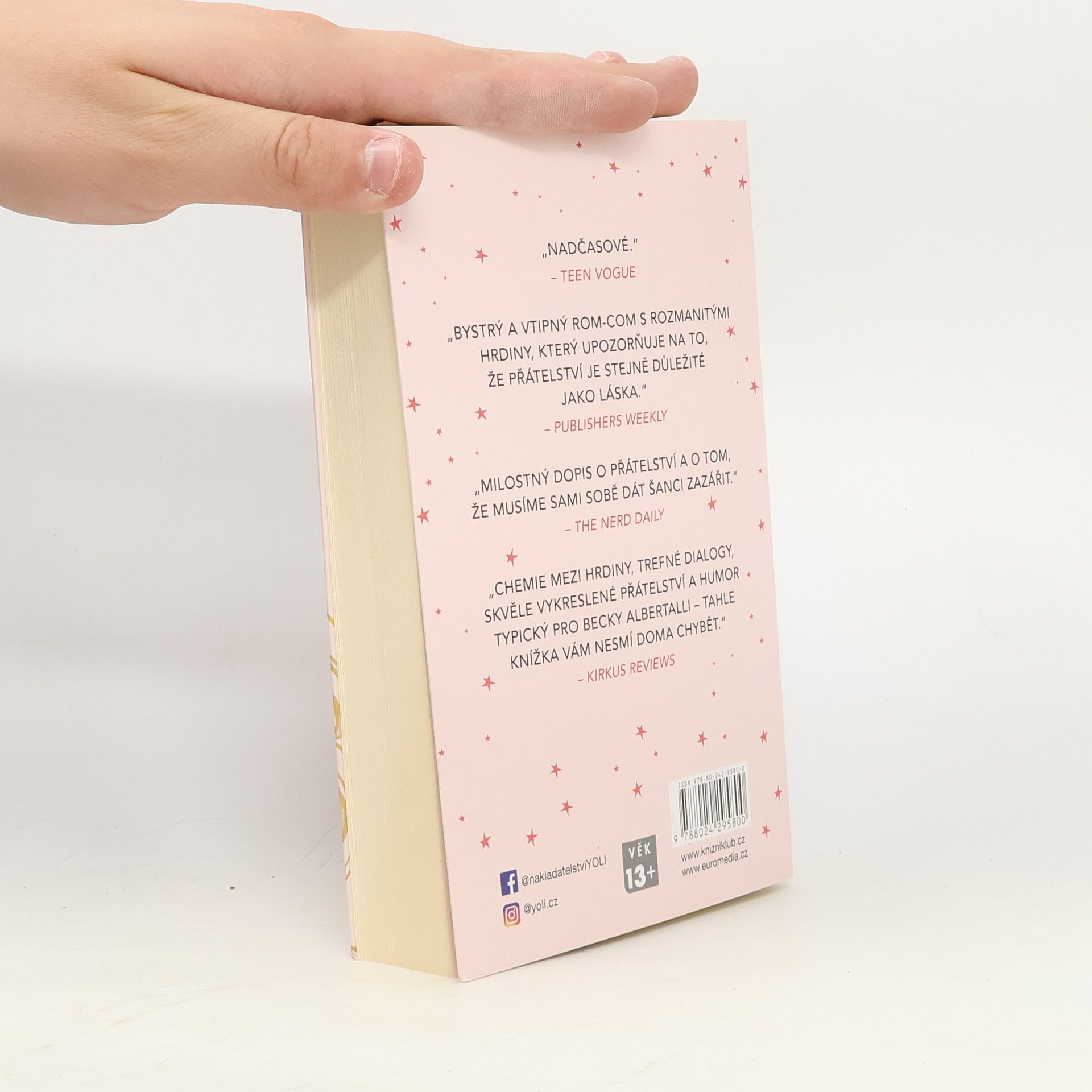 Becky Albertalli Kate v záři reflektorů