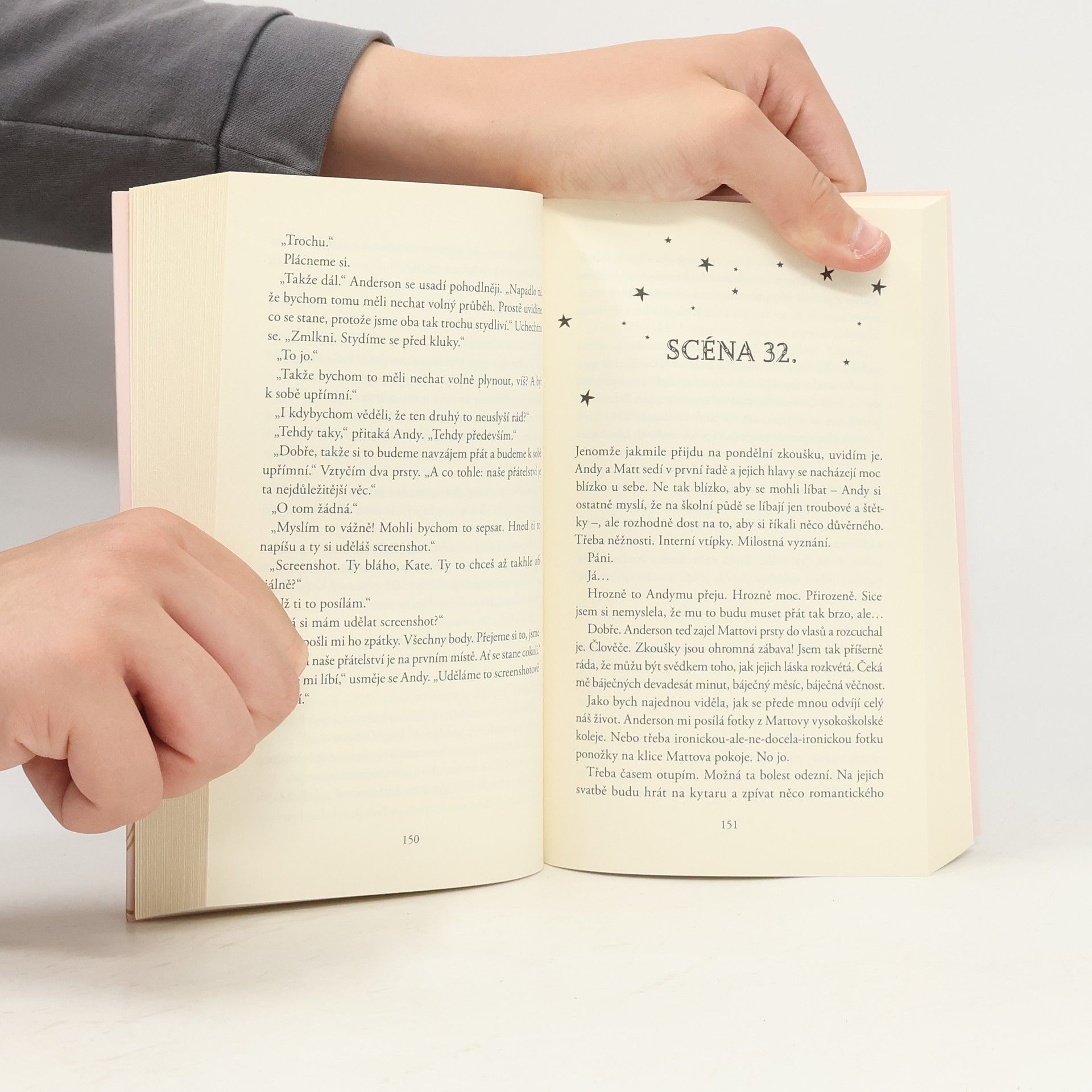 Becky Albertalli Kate v záři reflektorů