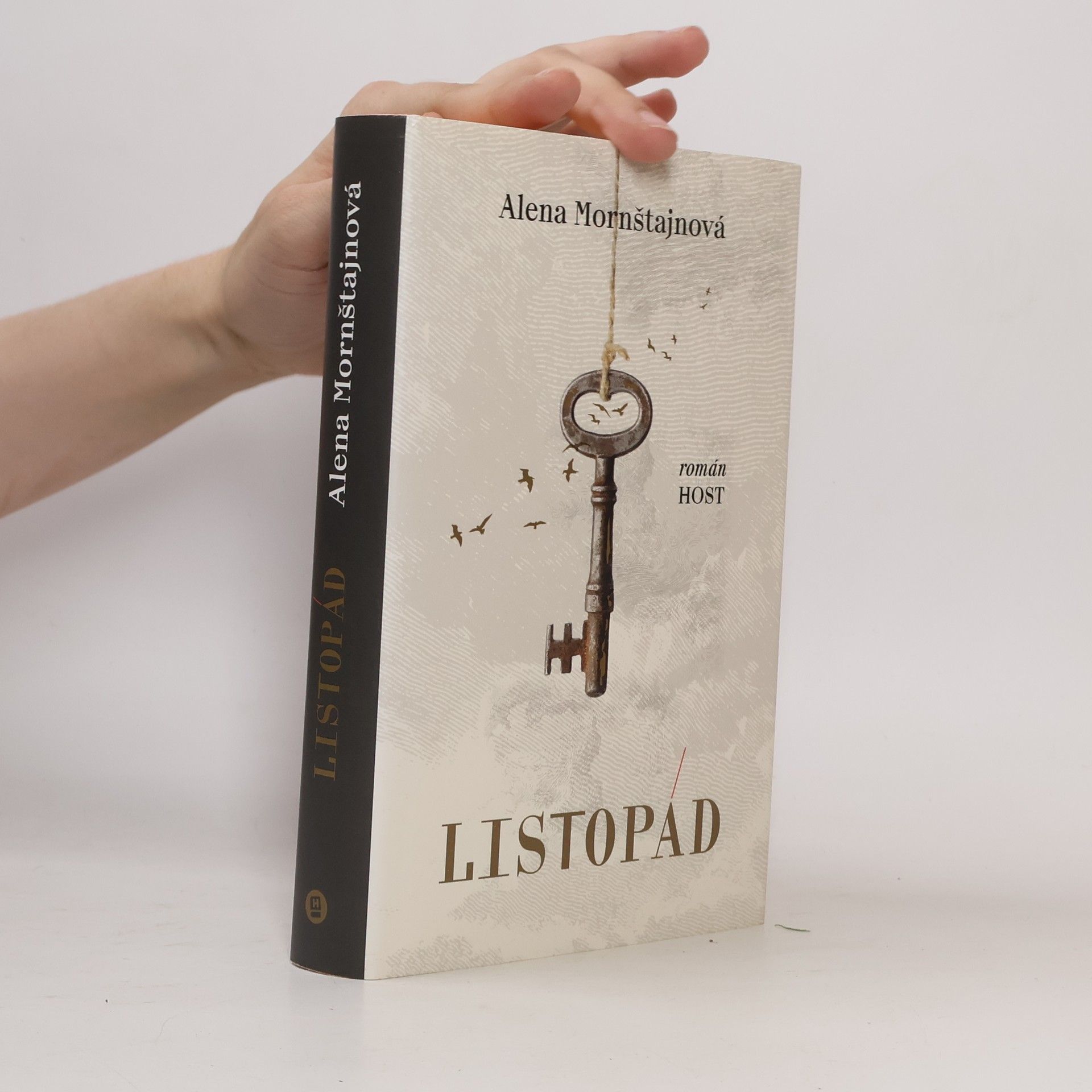 Alena Mornštajnová Listopád