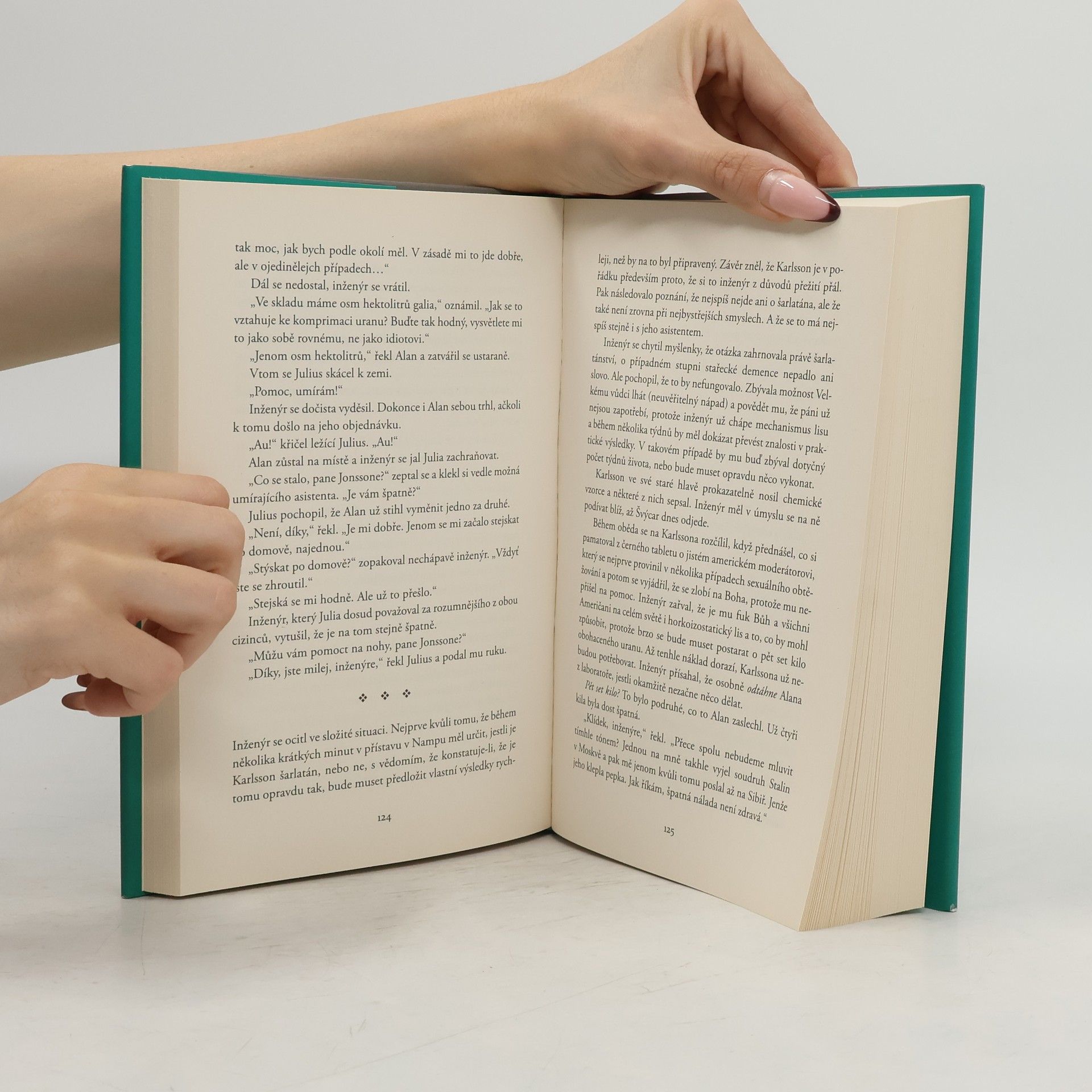 Jonas Jonasson Stojednaletý stařík, který se vrátil, aby zachránil svět