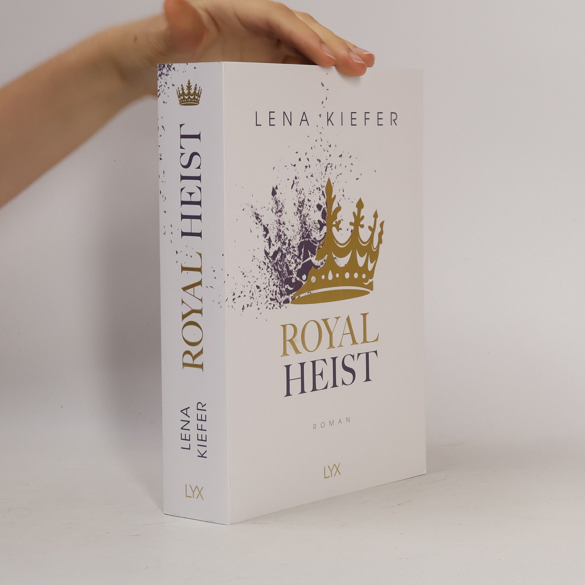 Lena Kiefer Royal Heist