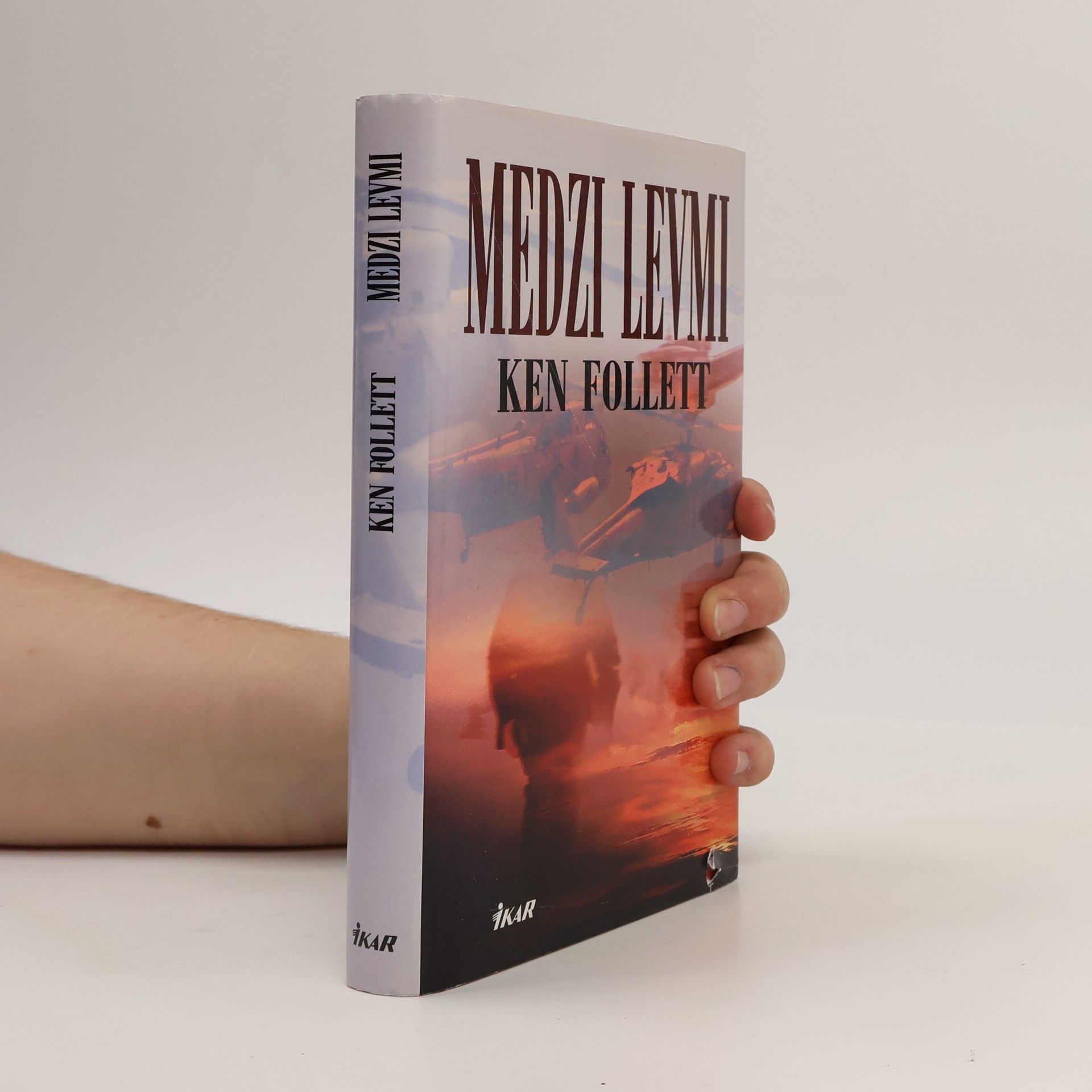 Ken Follett Medzi levmi