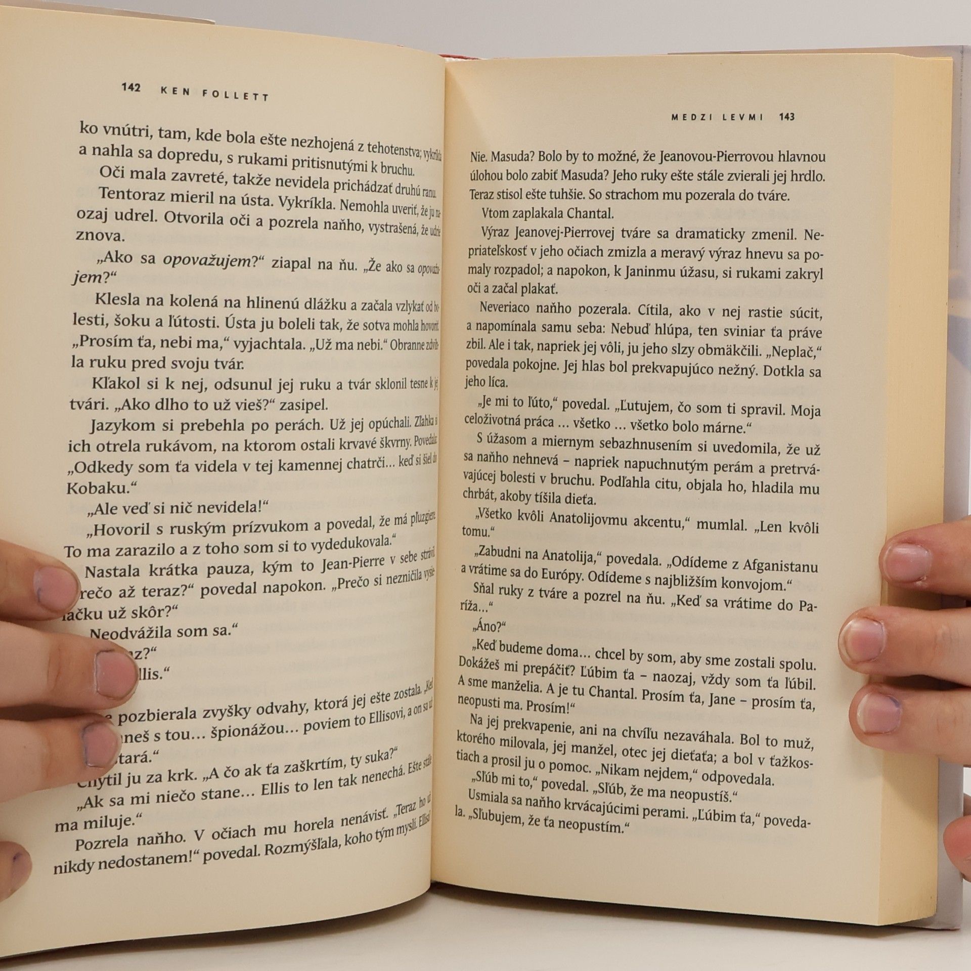 Ken Follett Medzi levmi
