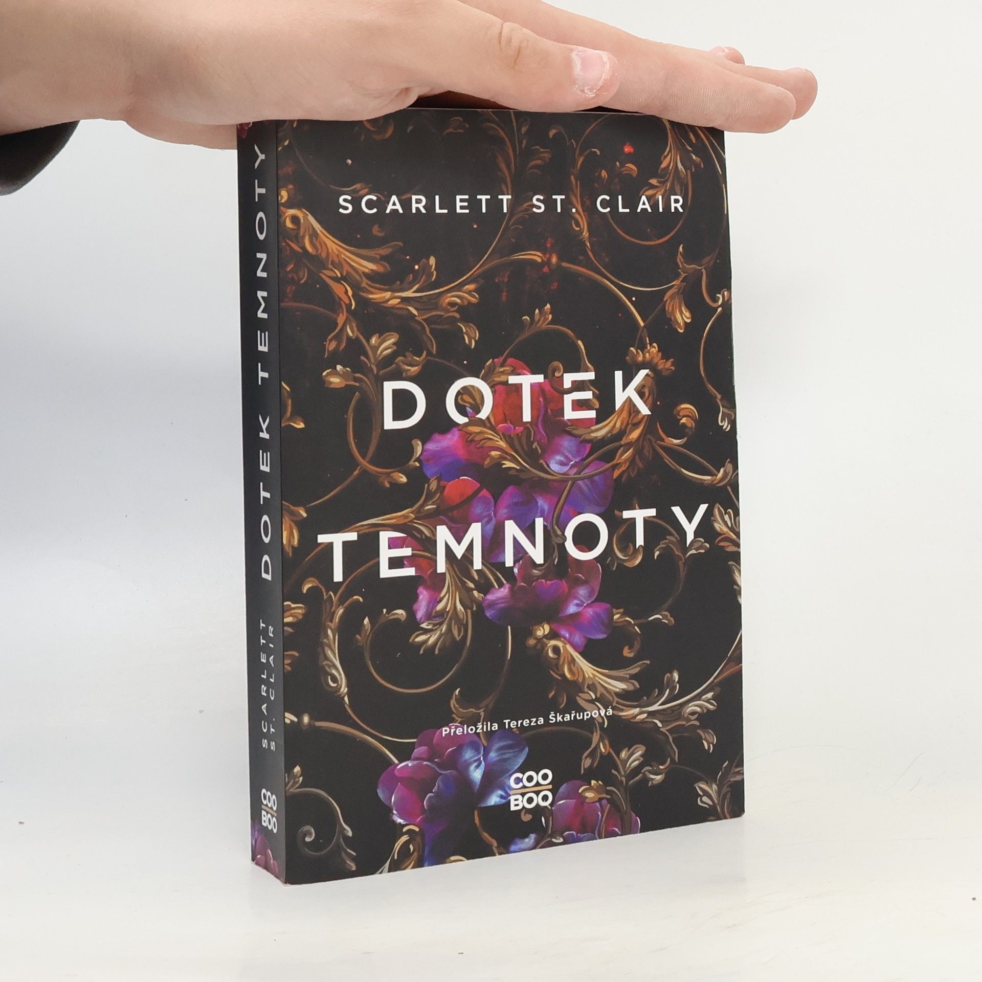 Scarlett St. Clair Dotek temnoty