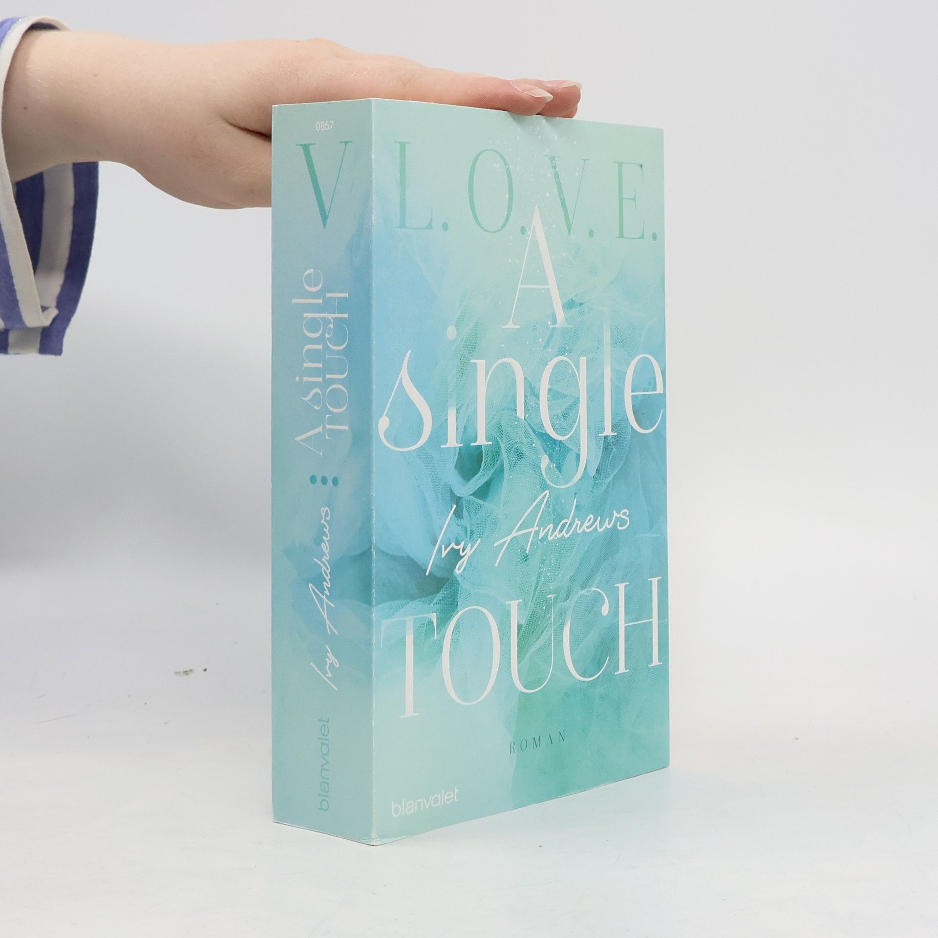Ivy Andrews L.O.V.E. 3: A single touch