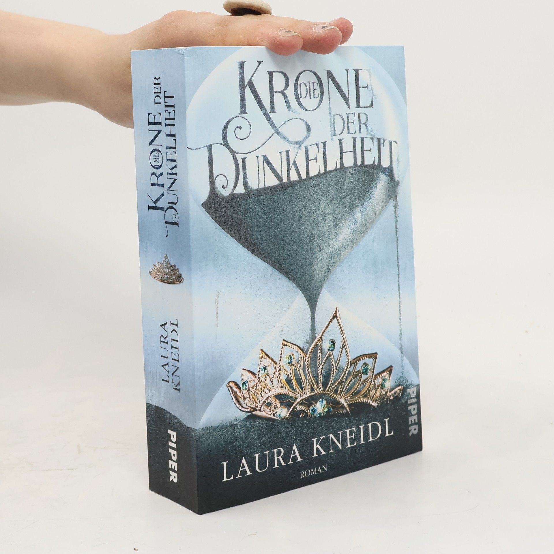 Laura Kneidl Die Krone der Dunkelheit