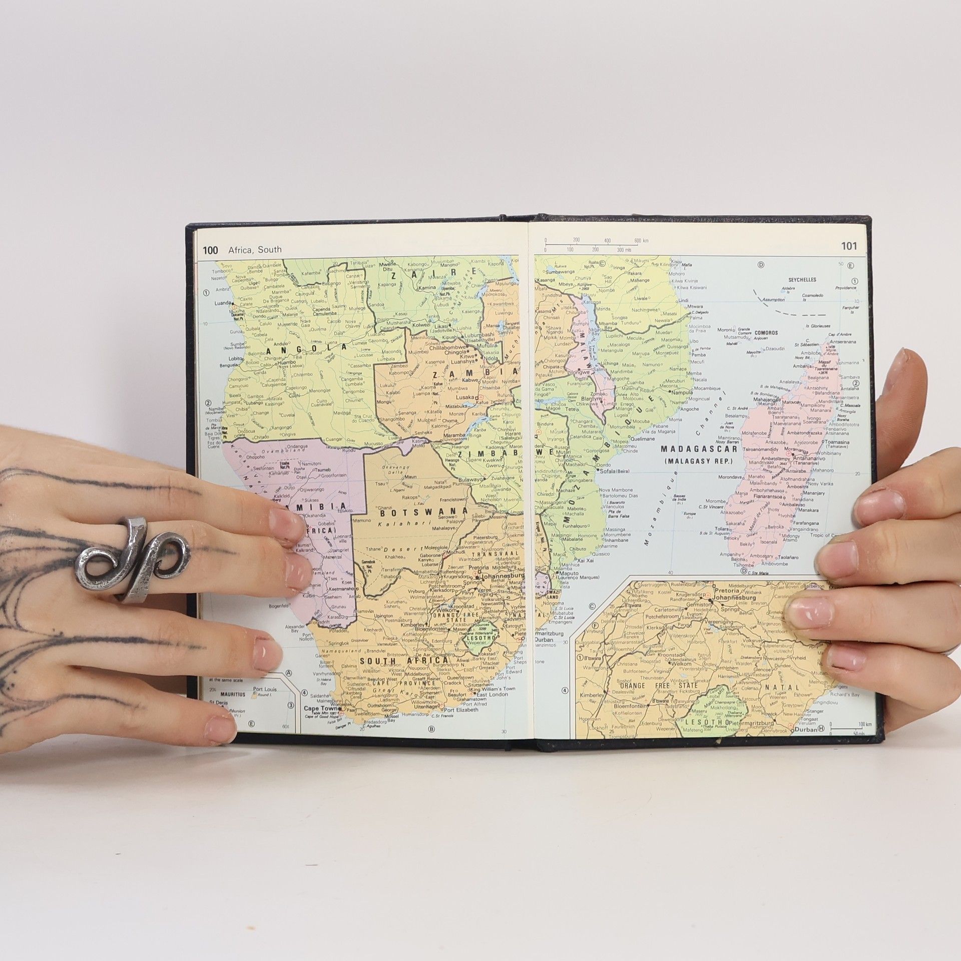 John George Bartholomew Bartholomew Mini World Atlas