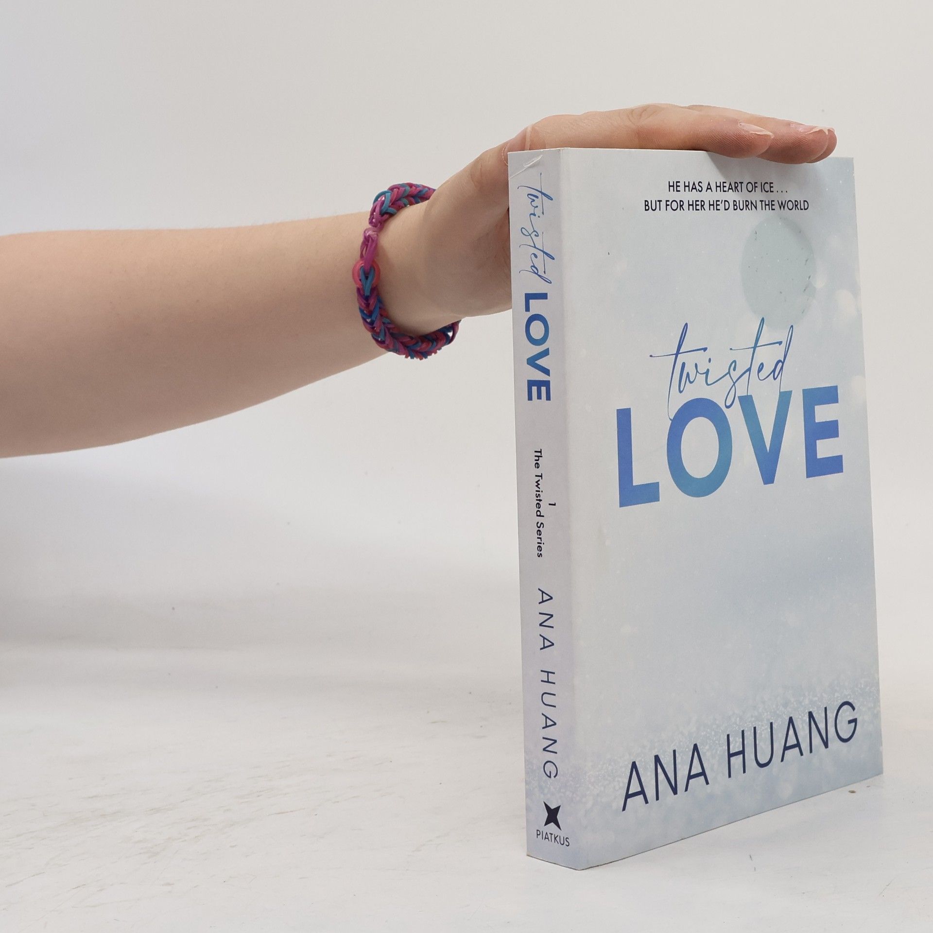 Ana Huang Twisted love. Twisted book one