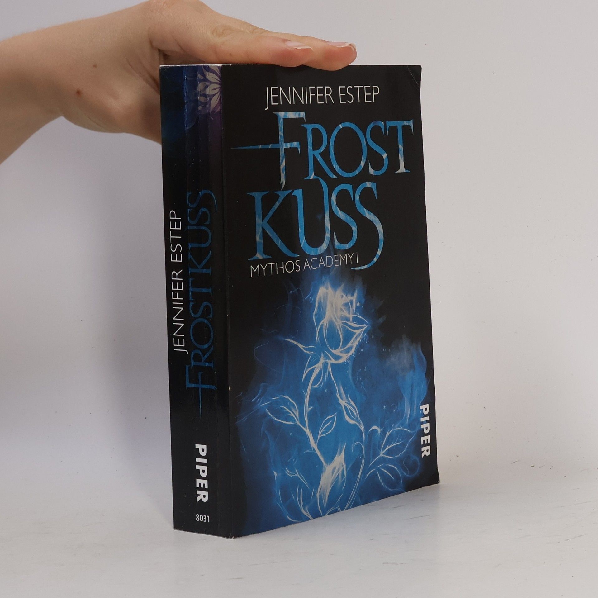 Jennifer Estep Frost Kuss