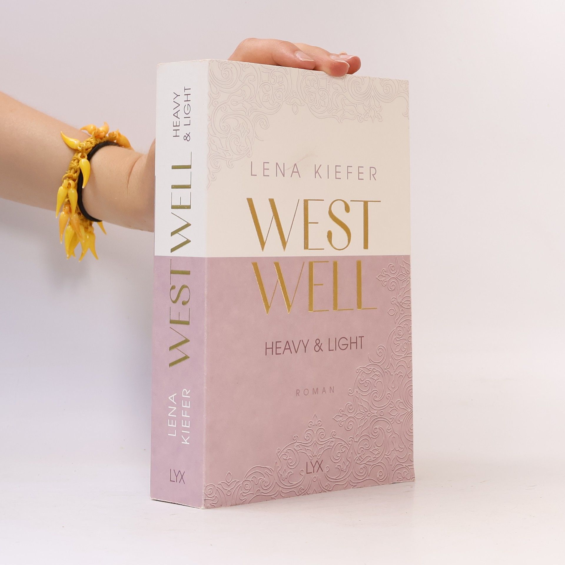 Lena Kiefer Westwell. Heavy & Light