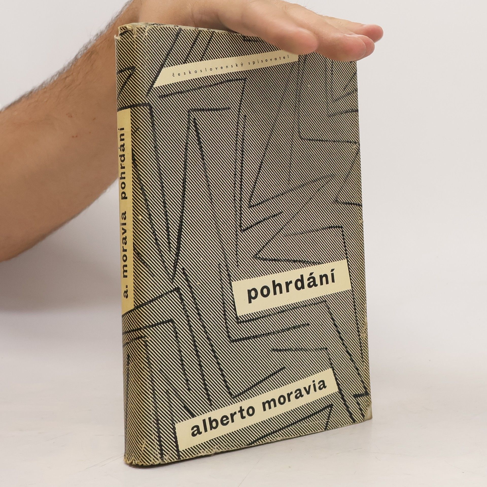 Alberto Moravia Pohrdání