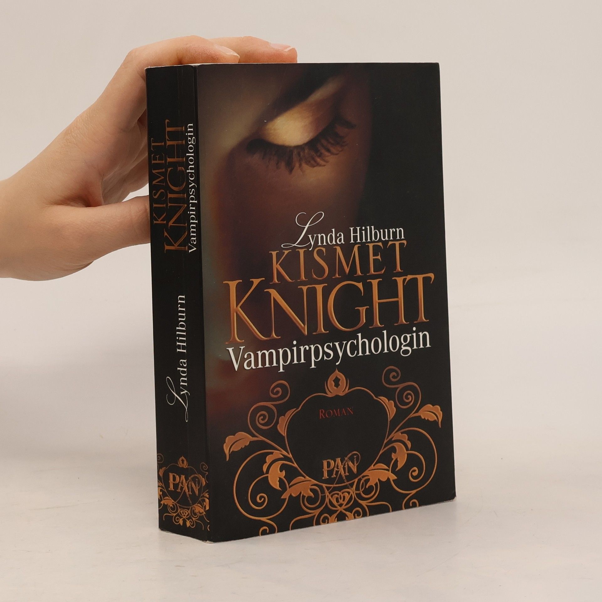 Lynda Hilburn Kismet Knight, Vampirpsychologin