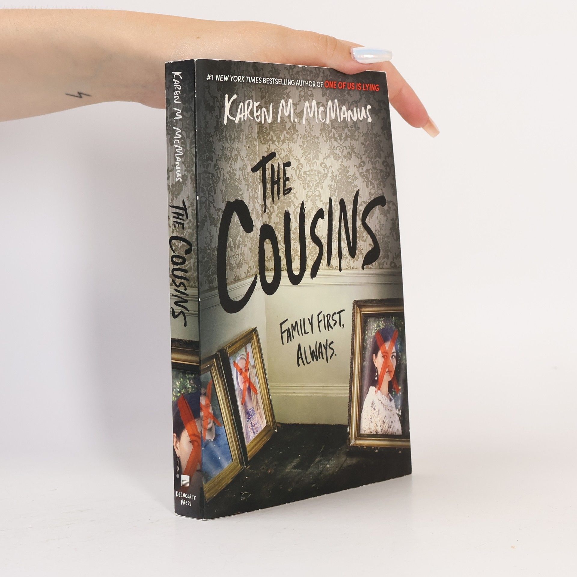 Karen M. McManus The Cousins