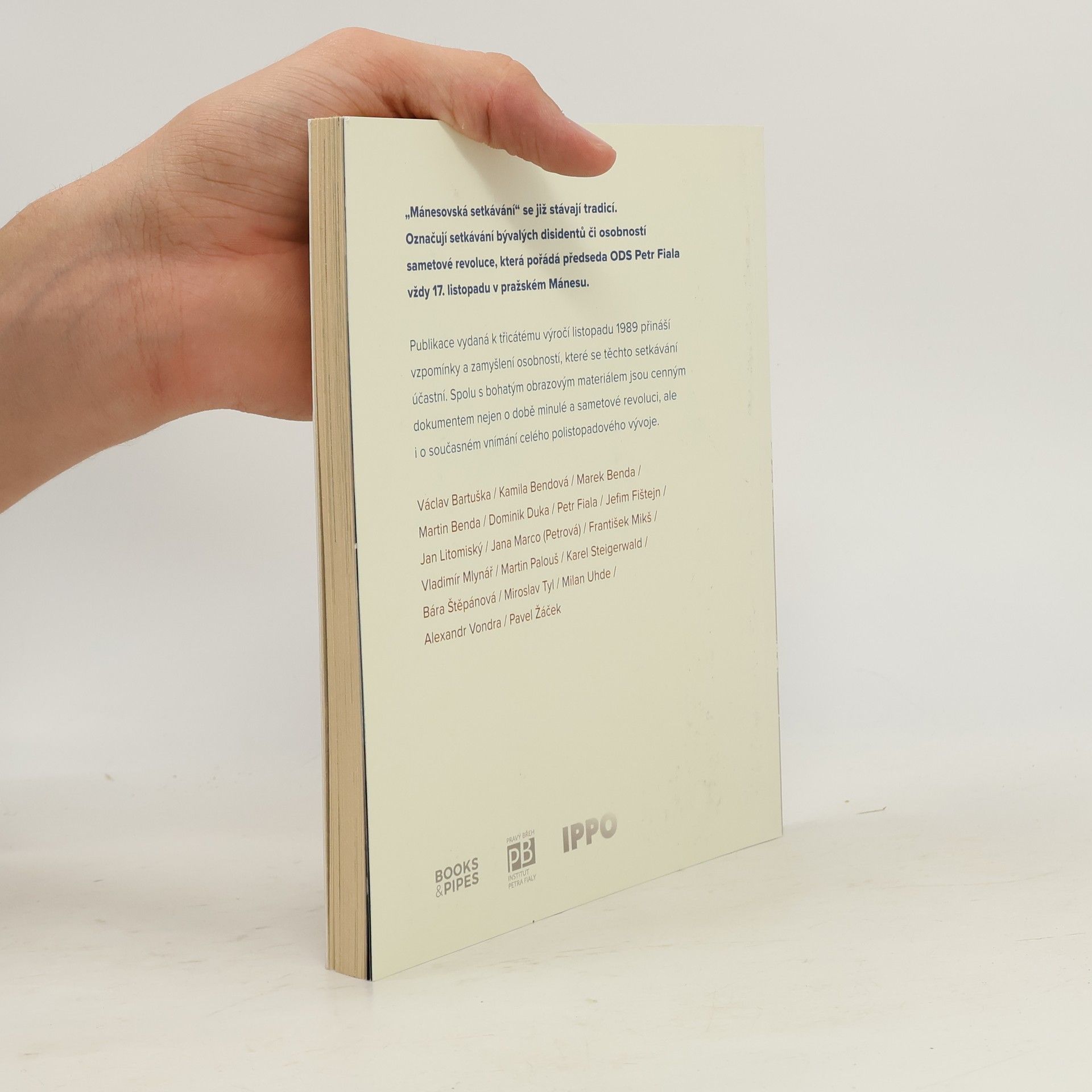 Collectif d'auteurs Listopad 1989. Včera a dnes