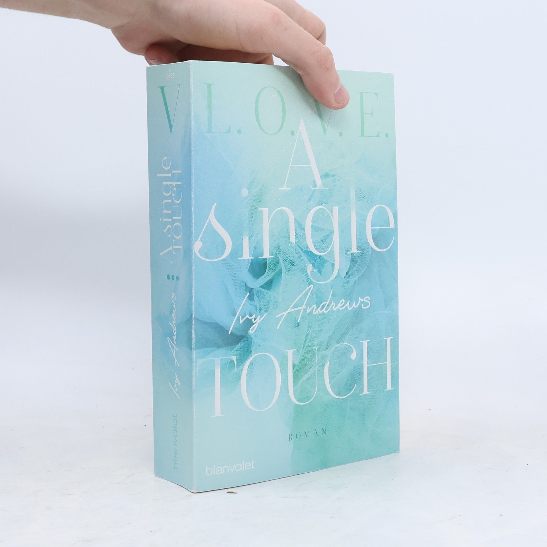 Ivy Andrews L.O.V.E. 3: A single touch