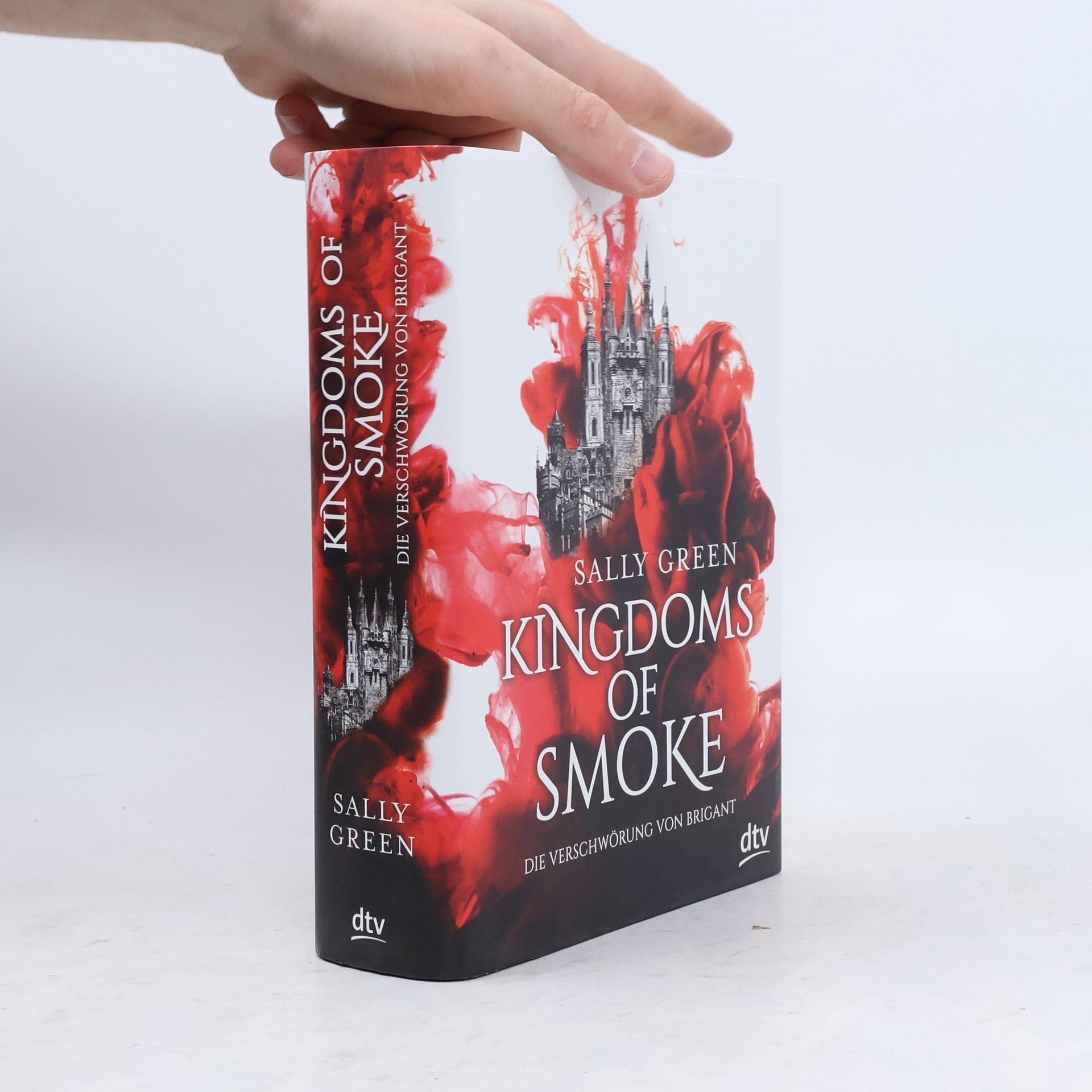 Sally Green Kingdoms of Smoke