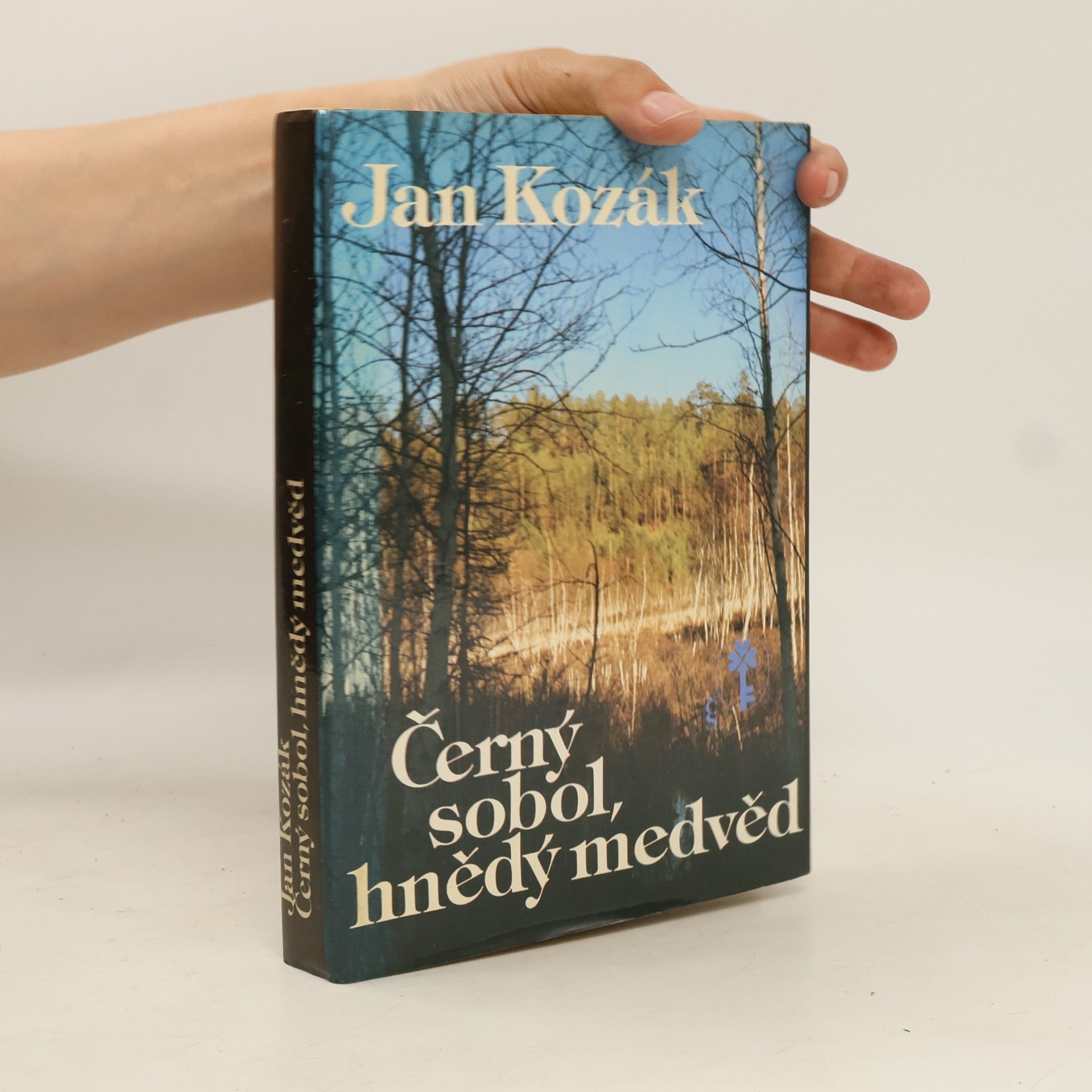 Jan A. Kozák Černý sobol, hnědý medvěd