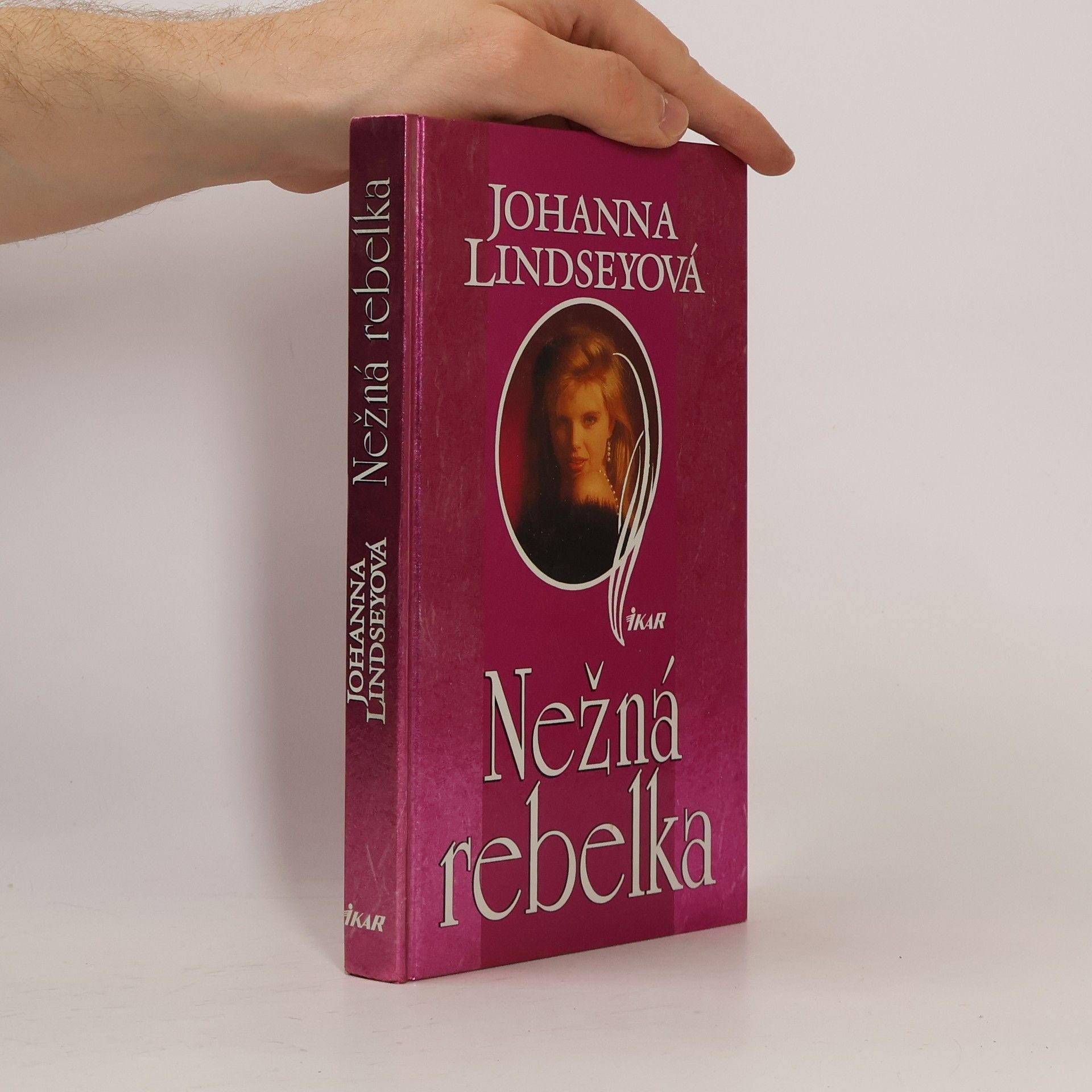 Johanna Lindsey Nežná rebelka