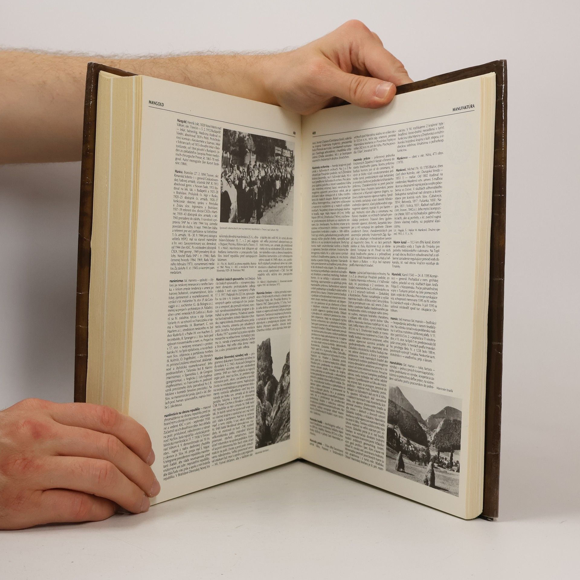 Autorenkollektiv Encyklopédia Slovenska III. zväzok. K-M