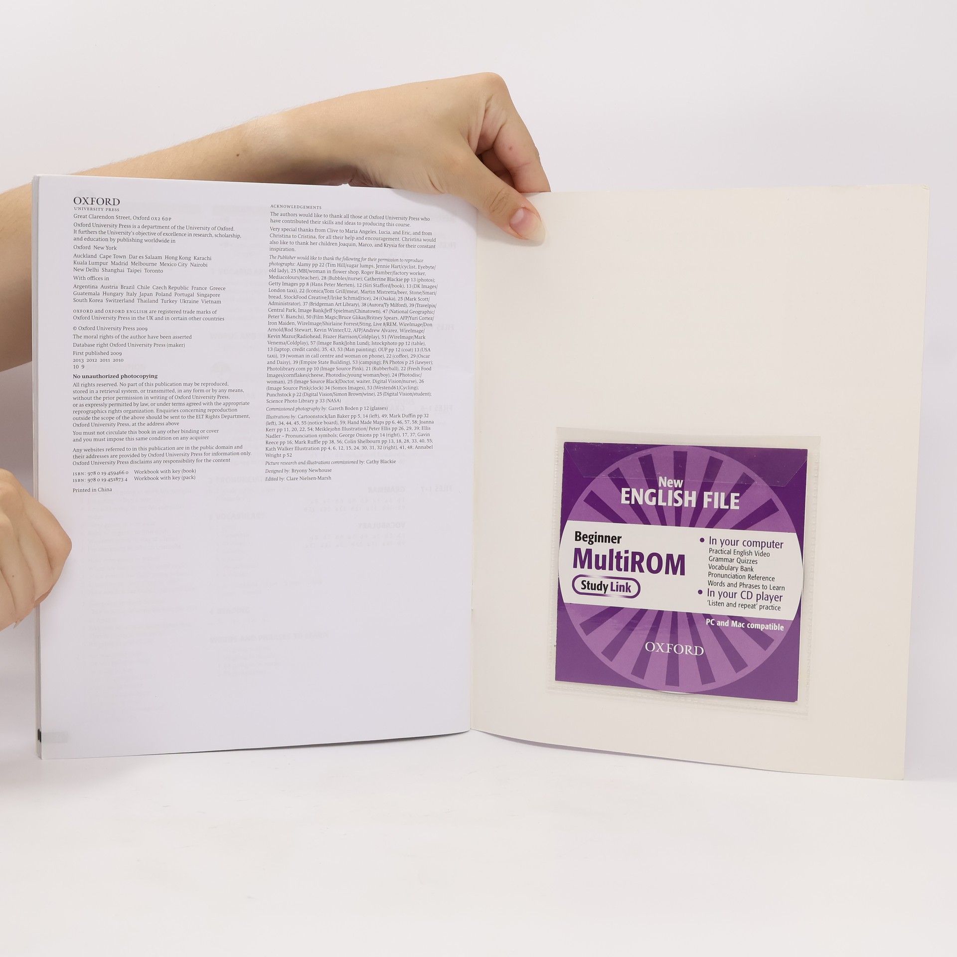 Jane Hudson New English file. Beginner. Workbook with key