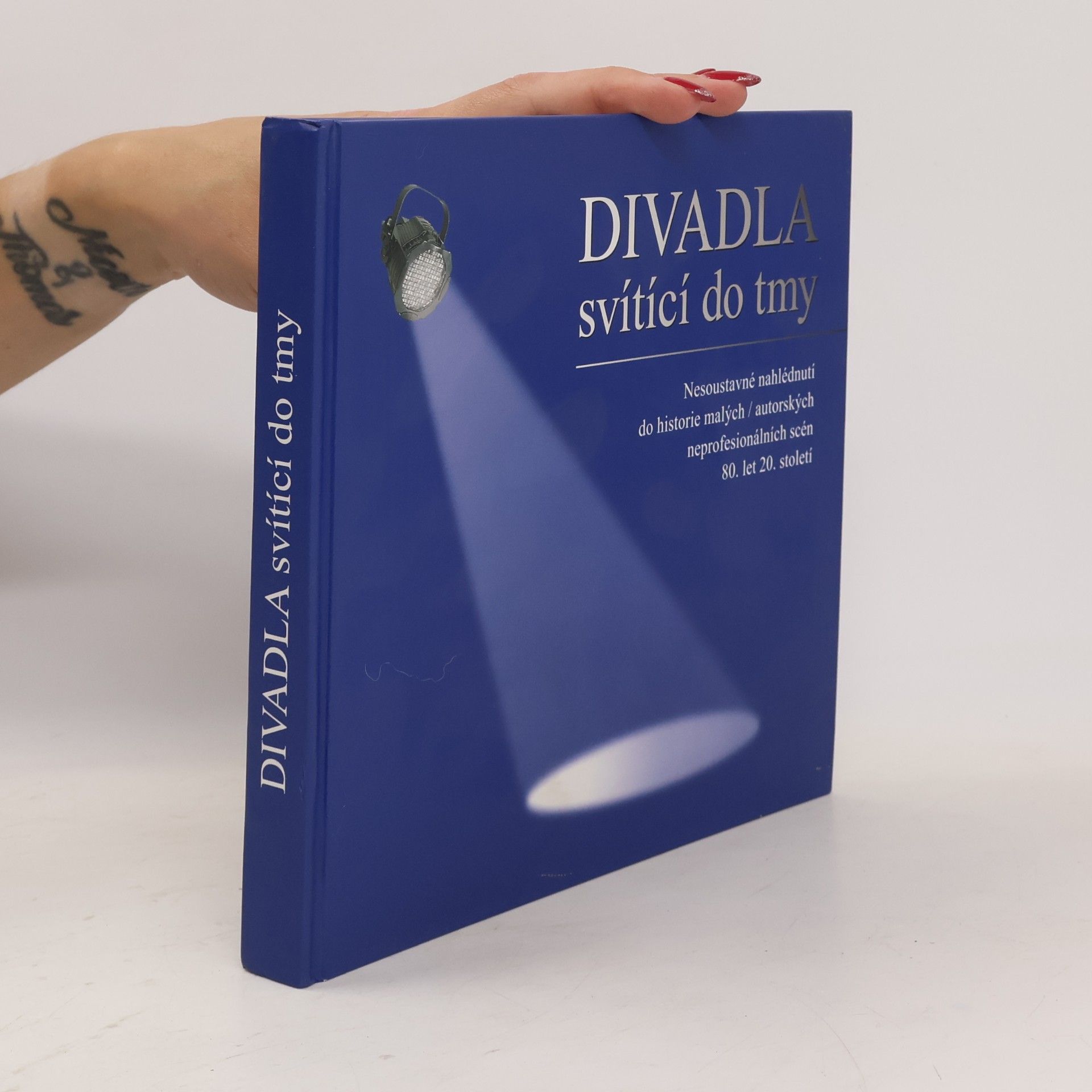 Various authors Divadla svítící do tmy II