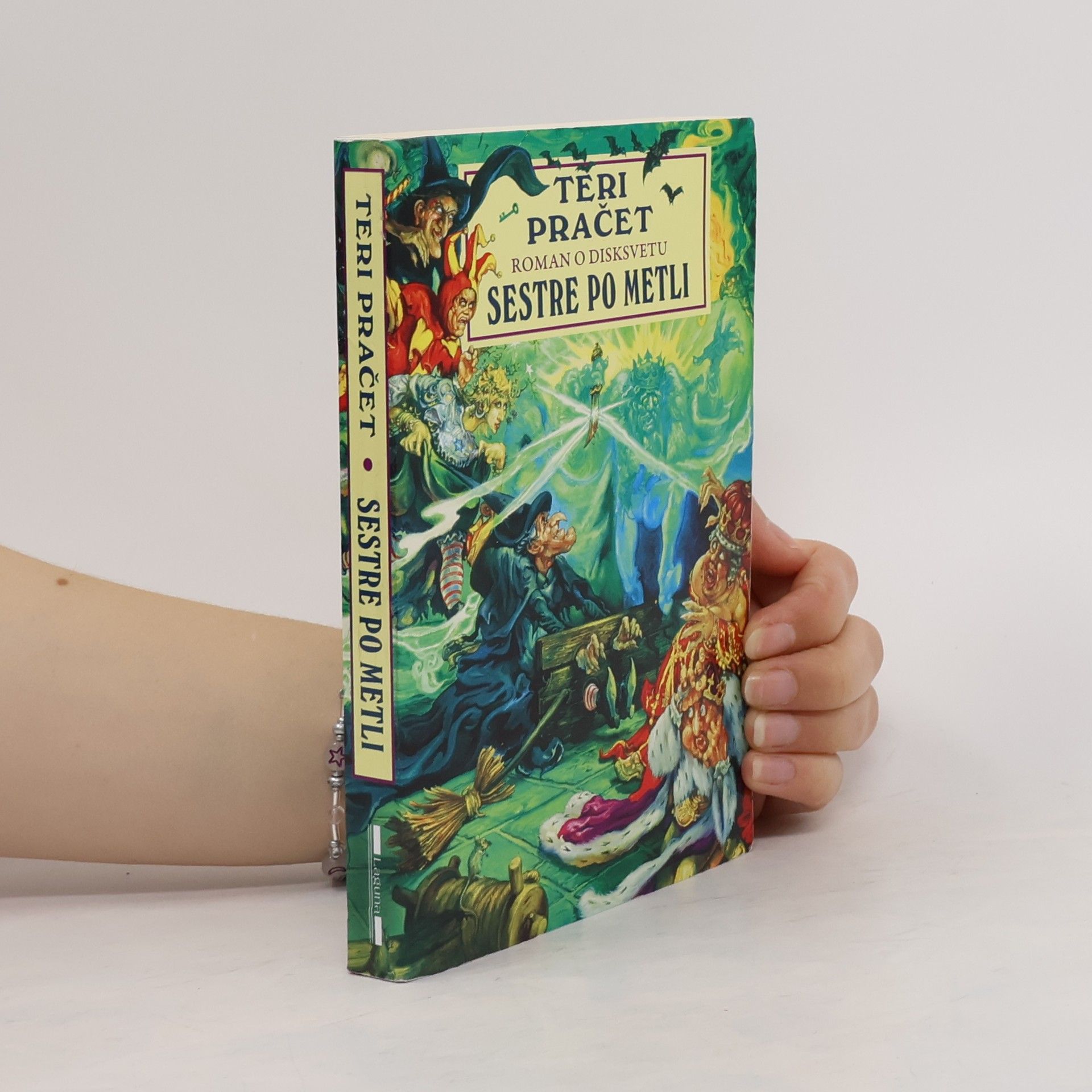 Terry Pratchett Roman o DiskSvětě: Sestre po metli