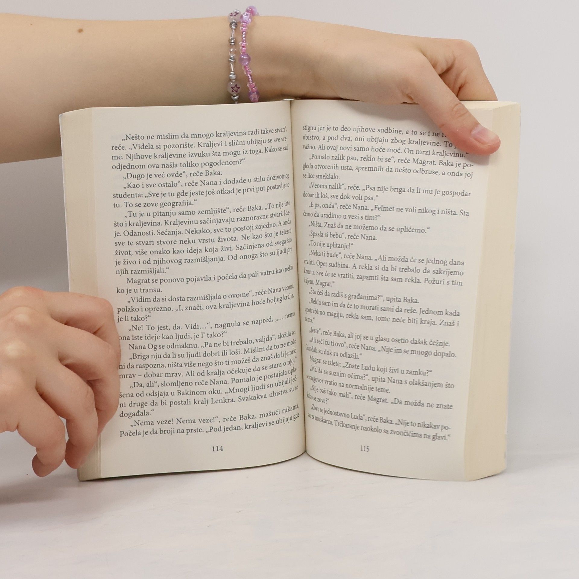 Terry Pratchett Roman o DiskSvětě: Sestre po metli