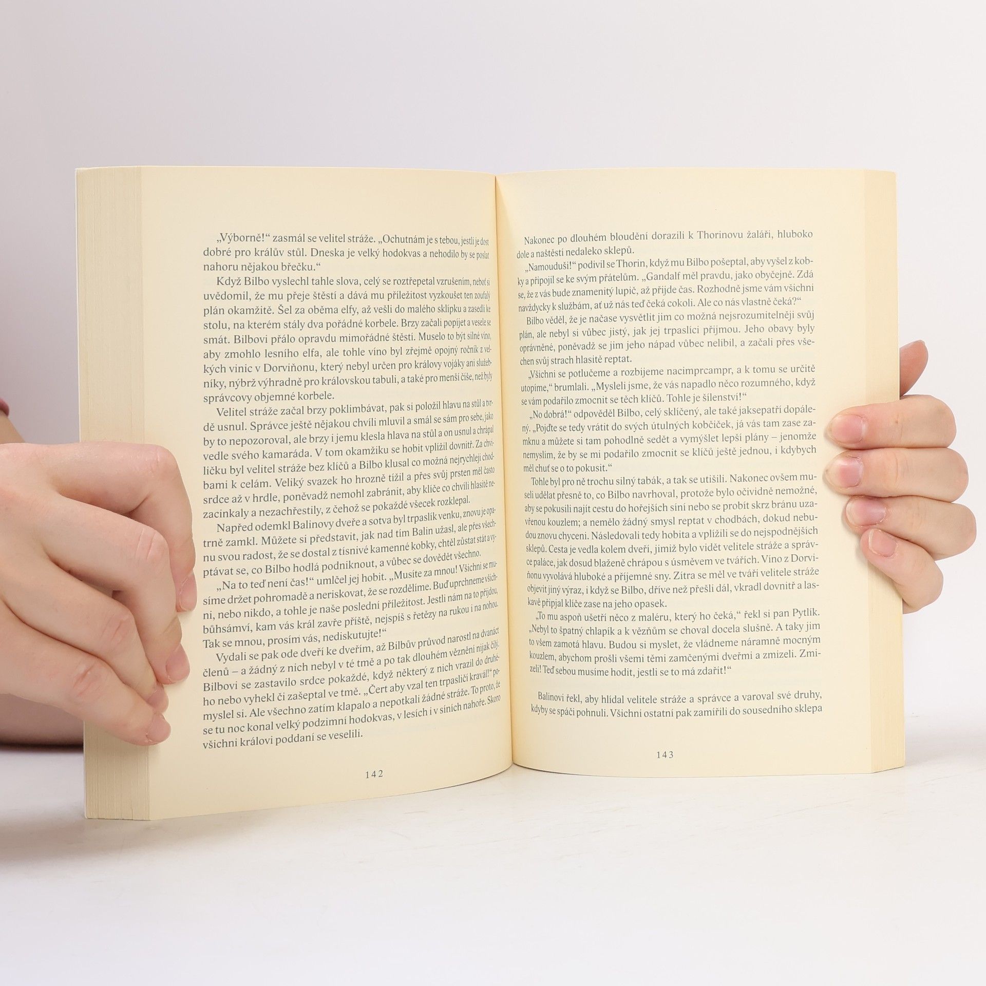 John Ronald Reuel Tolkien Hobit, aneb, Cesta tam a zase zpátky