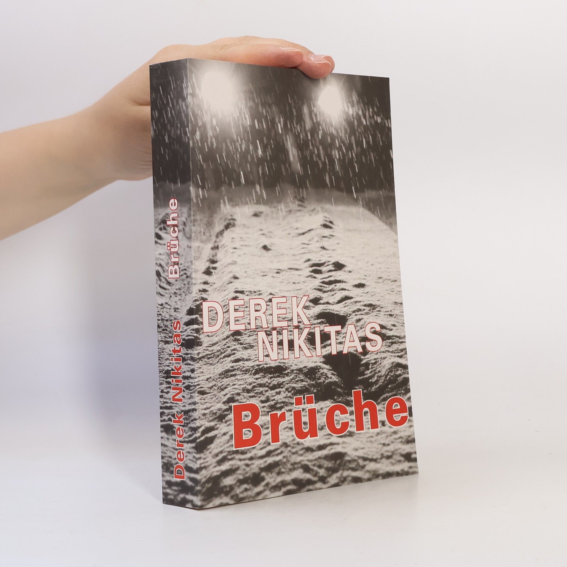Derek Nikitas Brüche