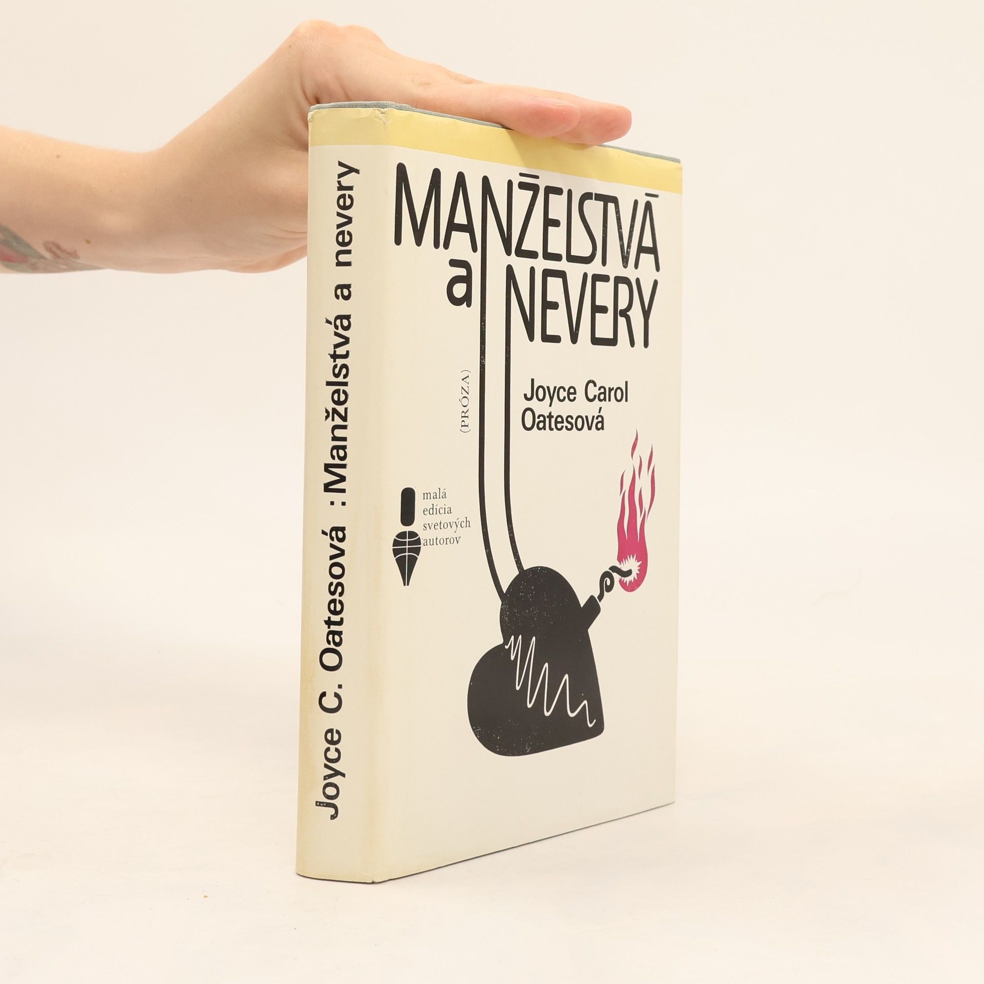 Joyce Carol Oates Manželstvá a nevery