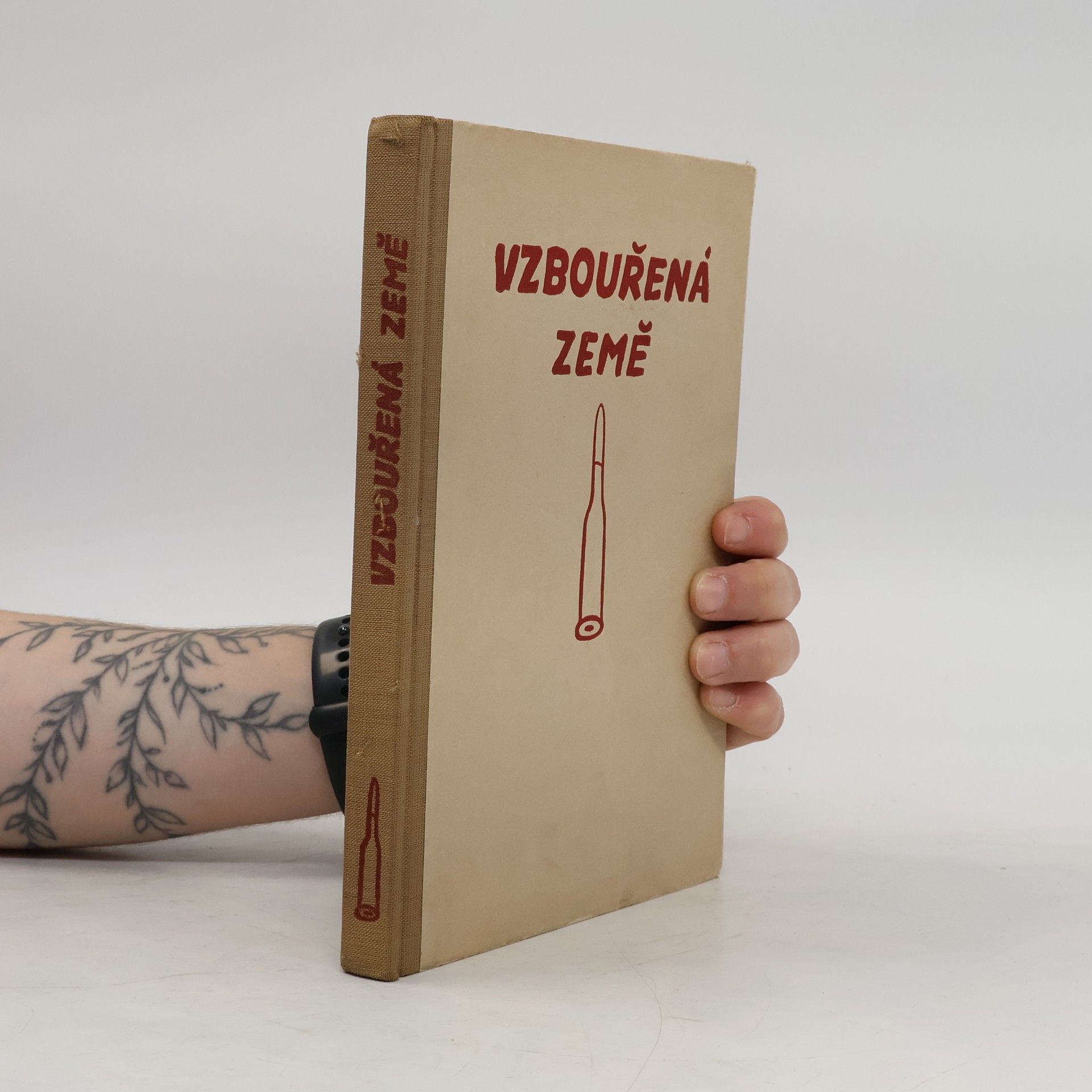 Vzbouřená země : povídky o boji lidu v době okupace
