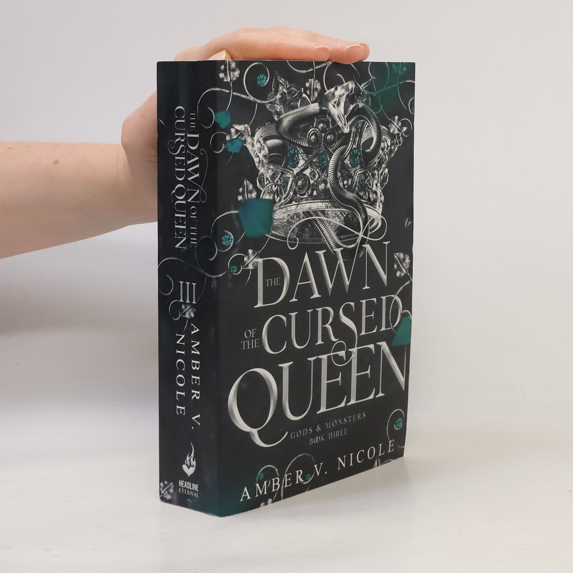 The Dawn of the Cursed Queen: The latest sizzling, dark romantasy book in the Gods & Monsters series!